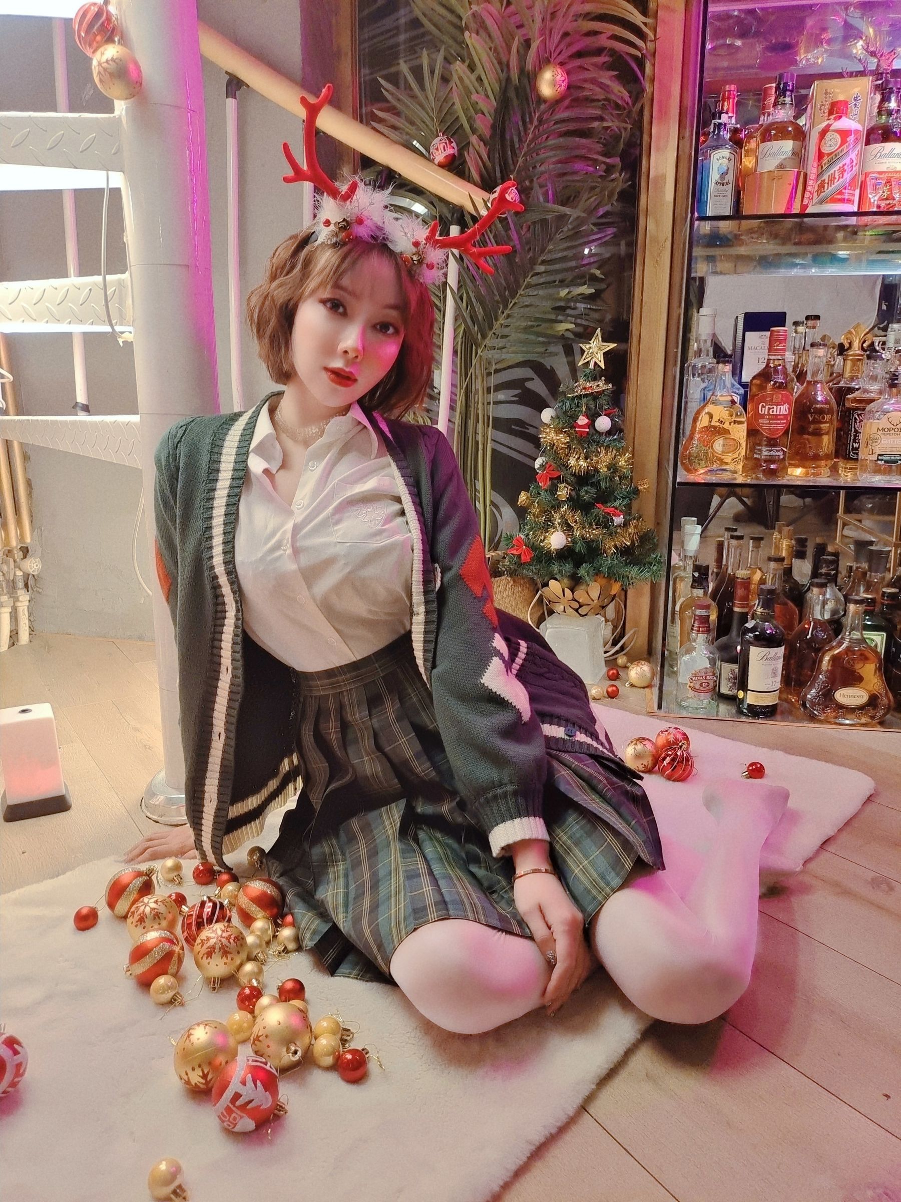 [福利COS] 果儿Victoria 微密圈视图合集