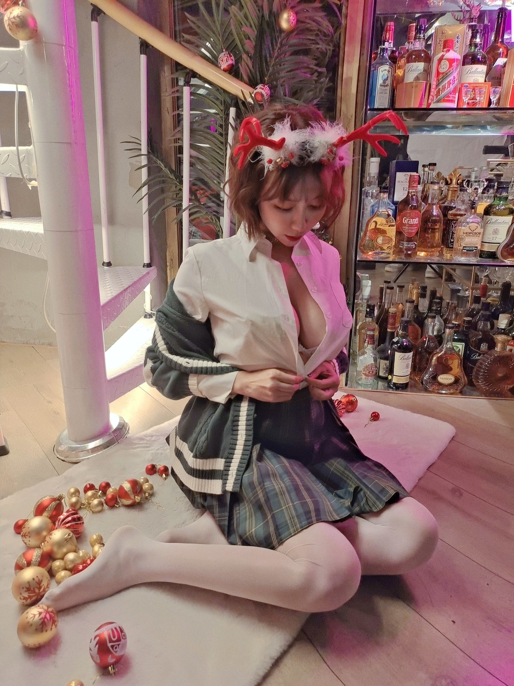 [福利COS] 果儿Victoria 微密圈视图合集