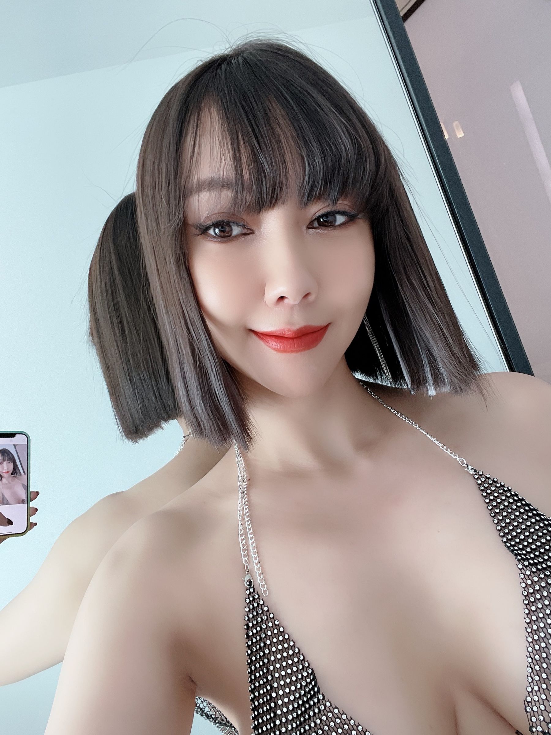 [福利COS] 果儿Victoria 微密圈视图合集