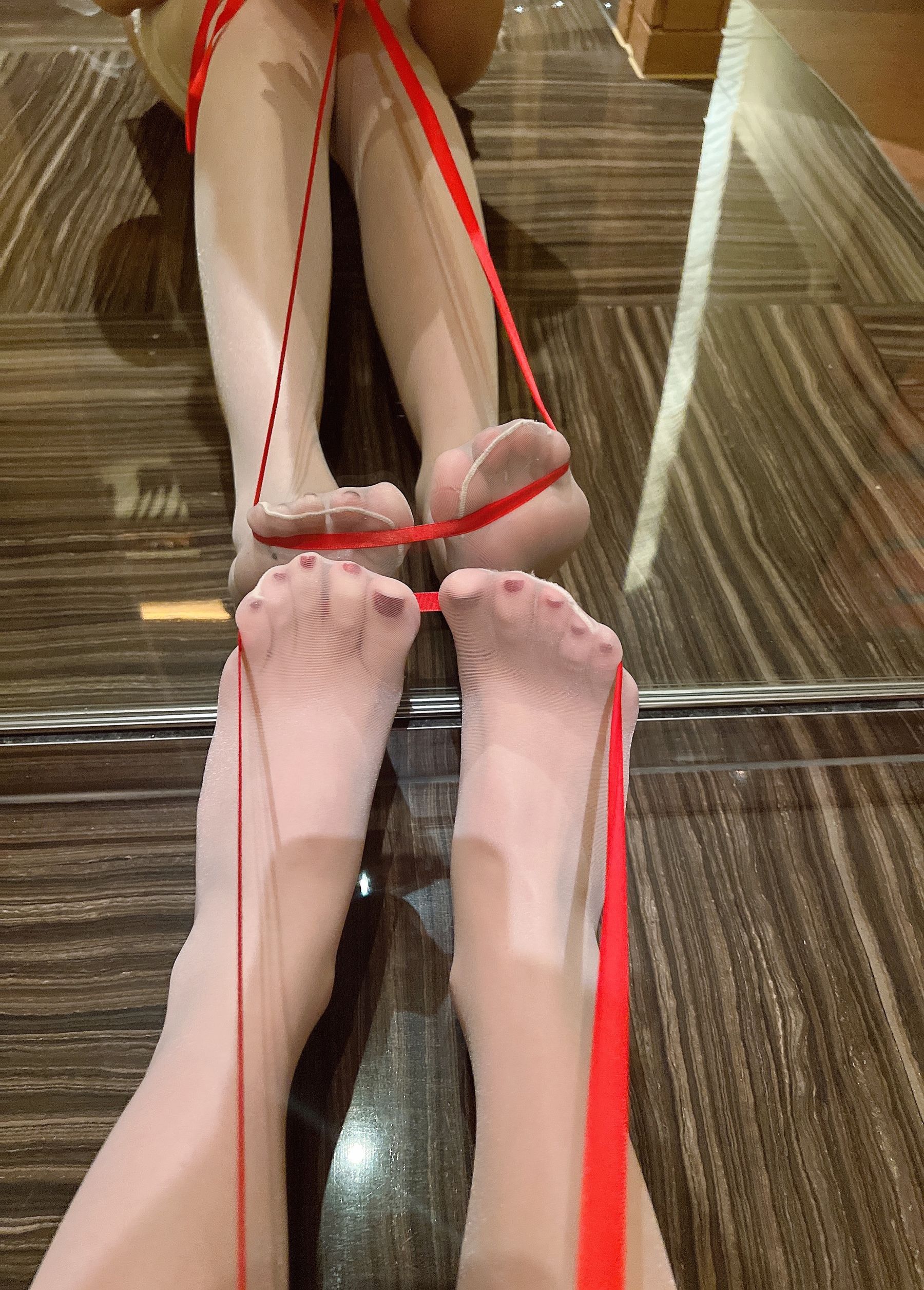 [福利COS] 果儿Victoria 微密圈视图合集