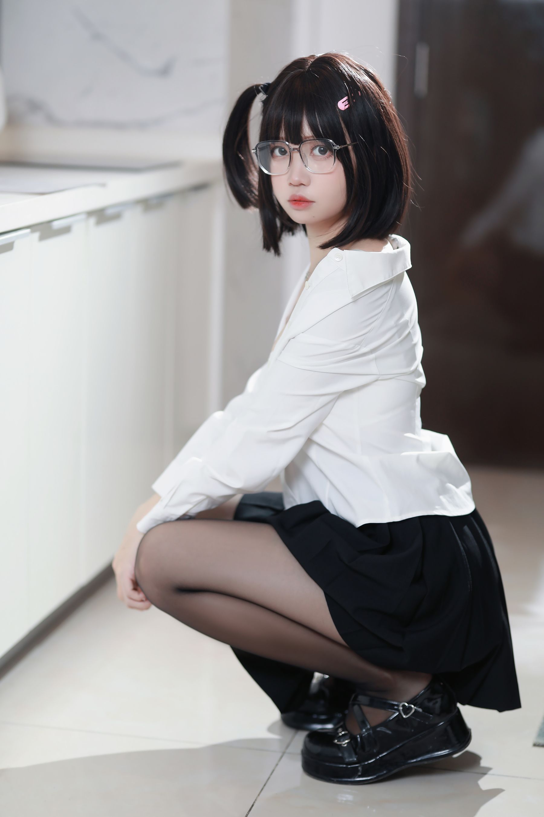 [福利COS] 洛桑w伊梓 - 眼镜妹妹