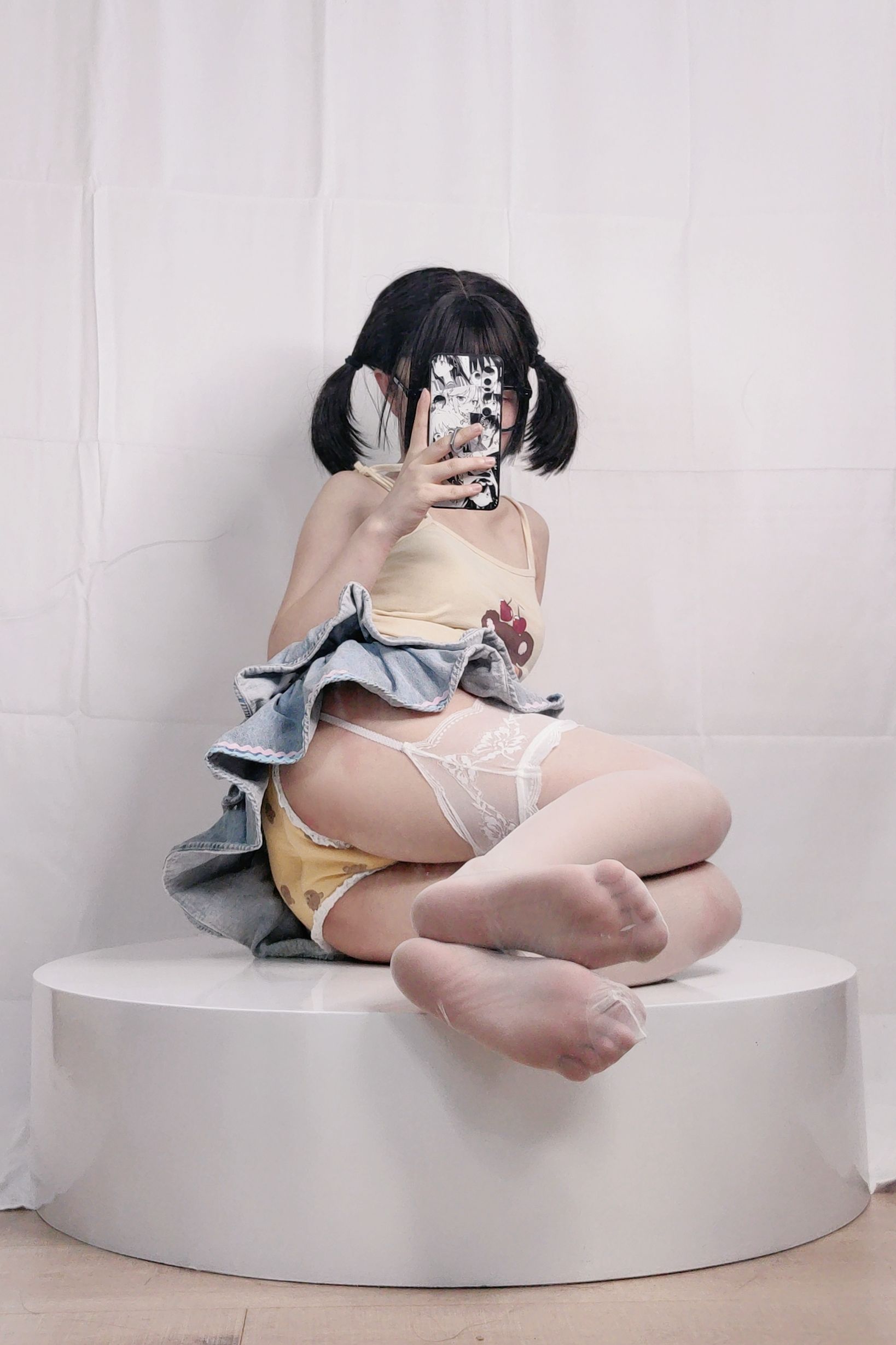 [福利COS] 神沢永莉 - 绫蛋糕裙吊带袜汐