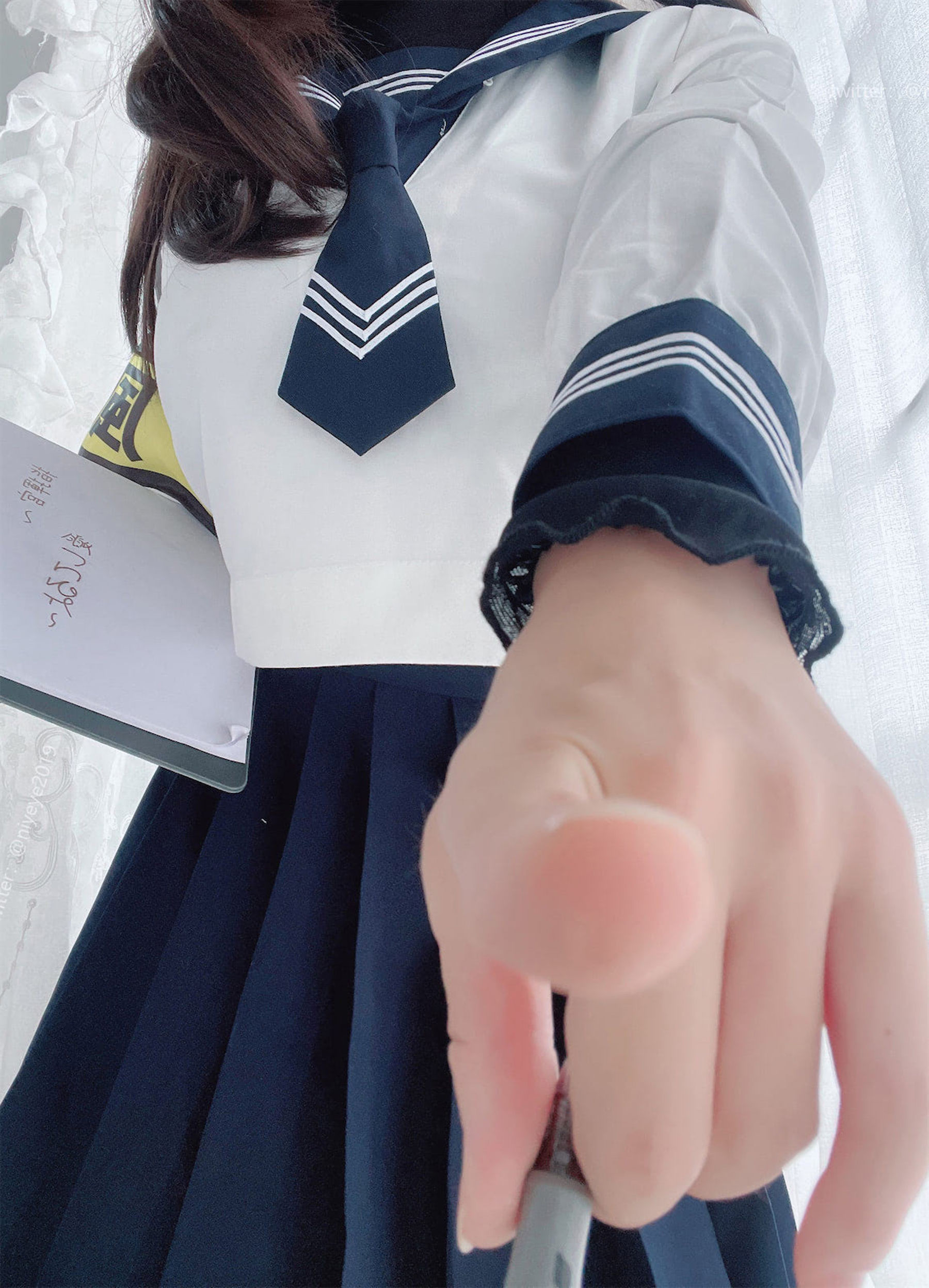 [福利COS] 萌系小姐姐-白烨-&耶米西奶露 - 风纪委员
