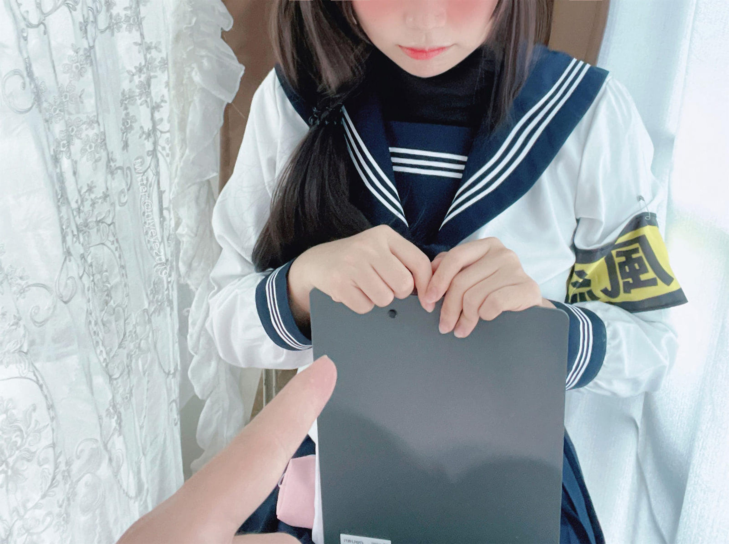 [福利COS] 萌系小姐姐-白烨-&耶米西奶露 - 风纪委员
