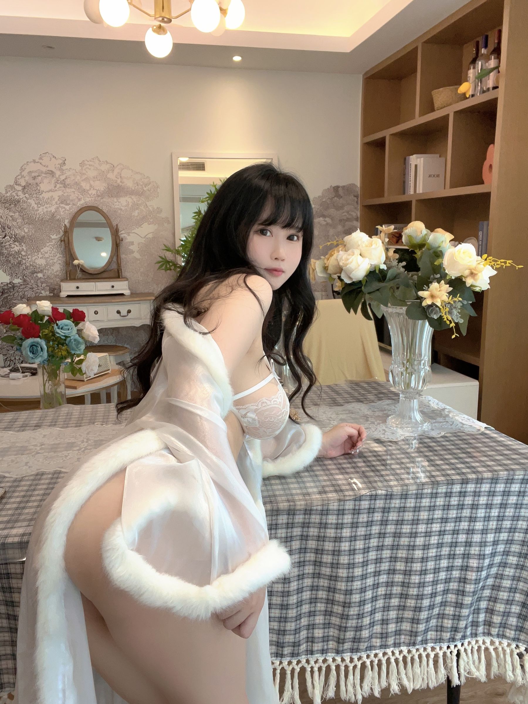 [福利COS] 蜜桃少女是依酱呀 - 生日礼