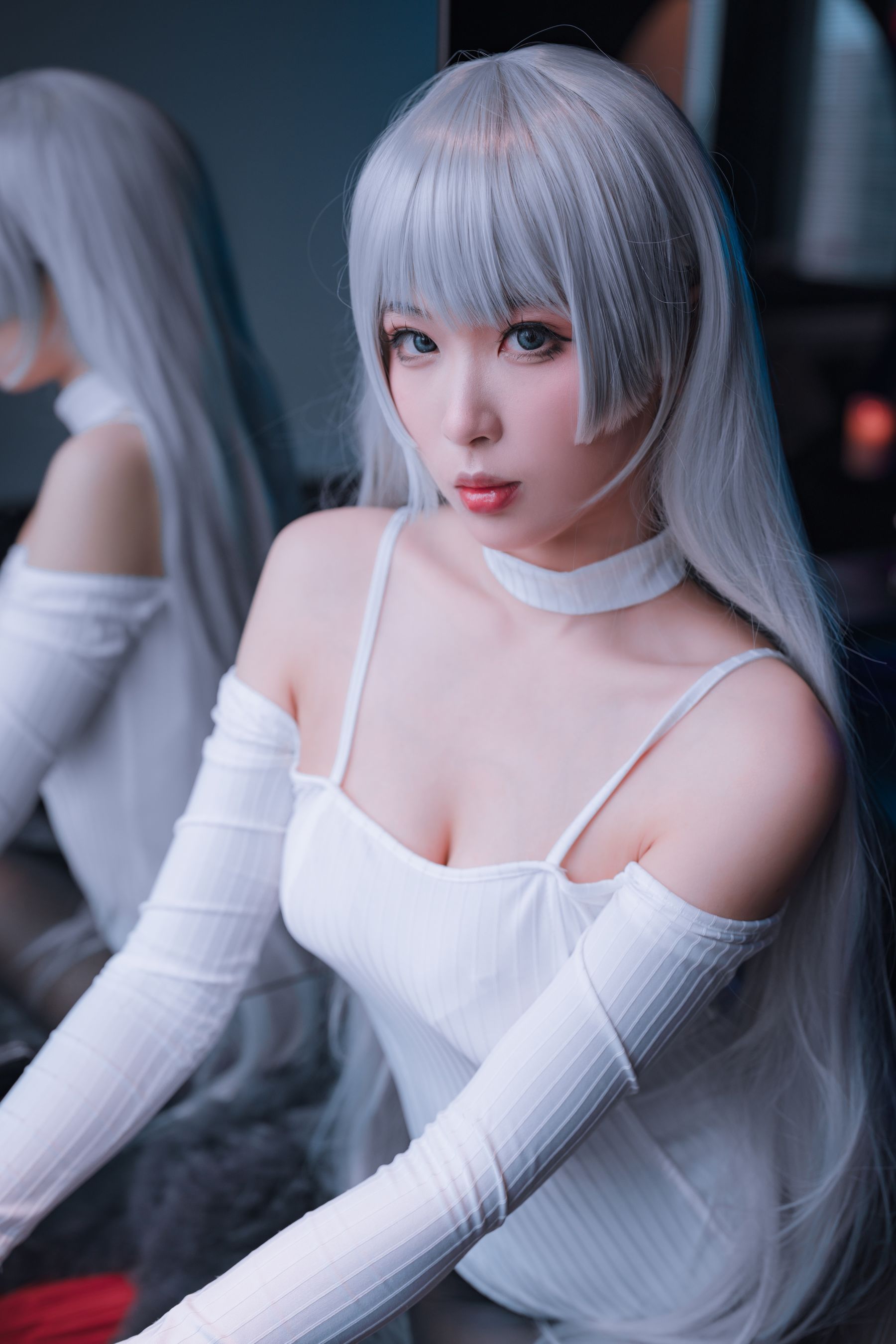 [福利COS] 轩萧学姐 - 高开叉运动鞋 茑