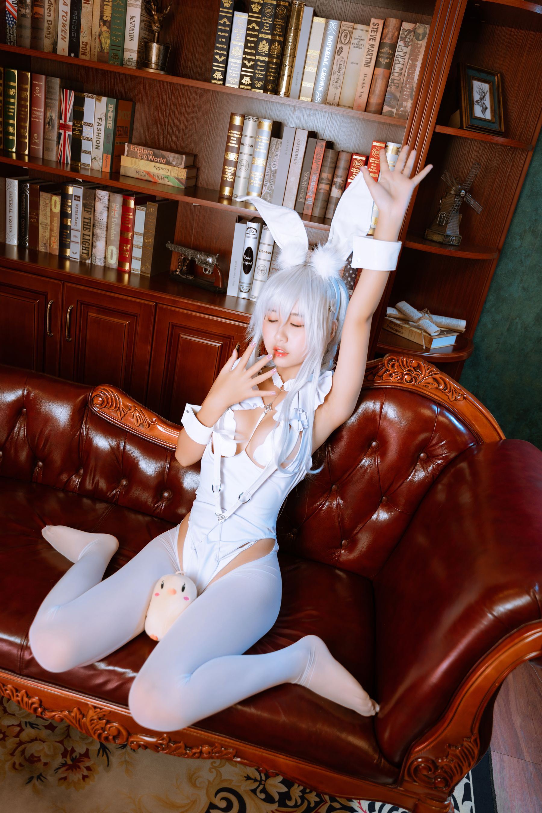 [福利COS] 阳光美少女萌芽儿o0 - 恶毒白兔