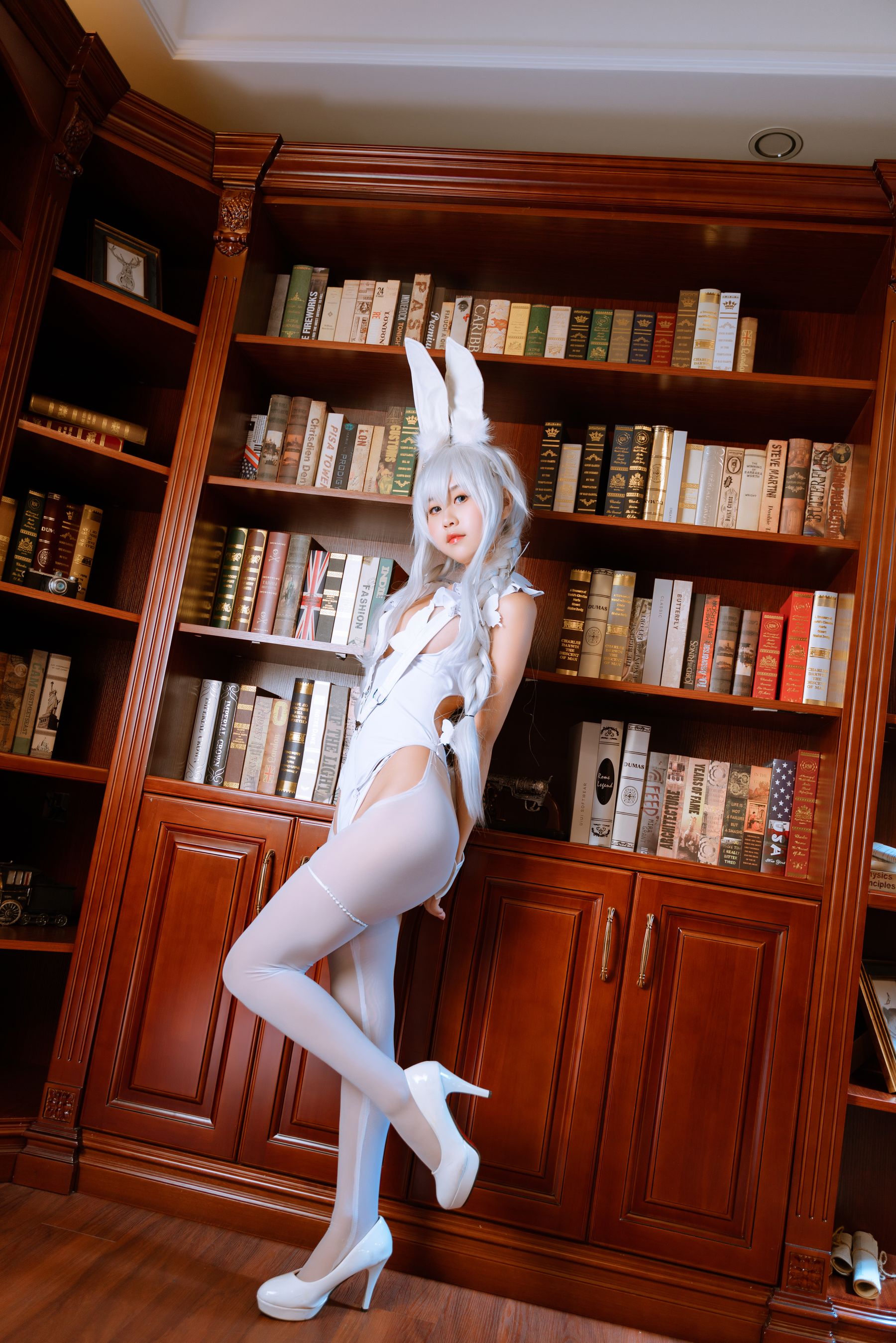 [福利COS] 阳光美少女萌芽儿o0 - 恶毒白兔