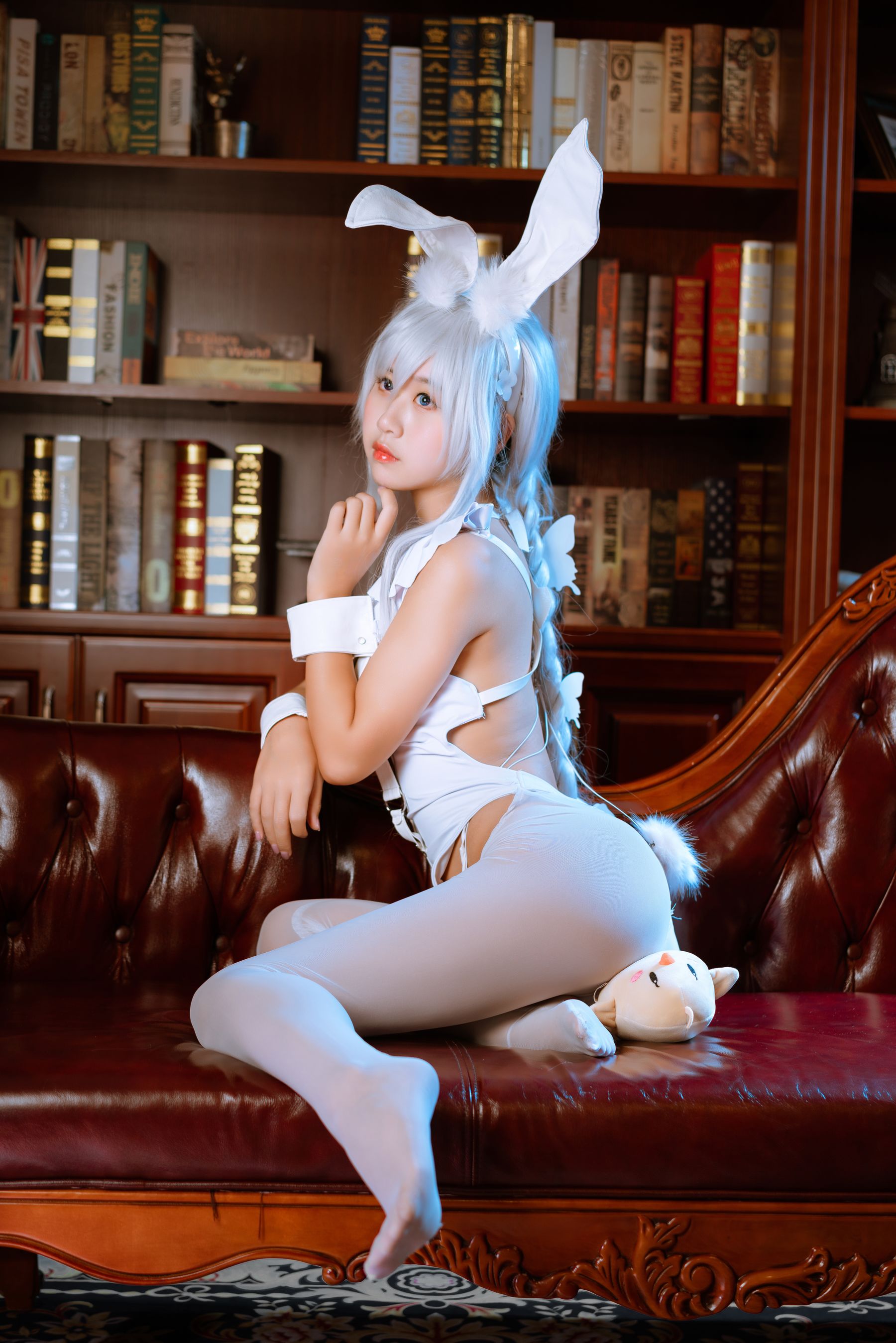 [福利COS] 阳光美少女萌芽儿o0 - 恶毒白兔