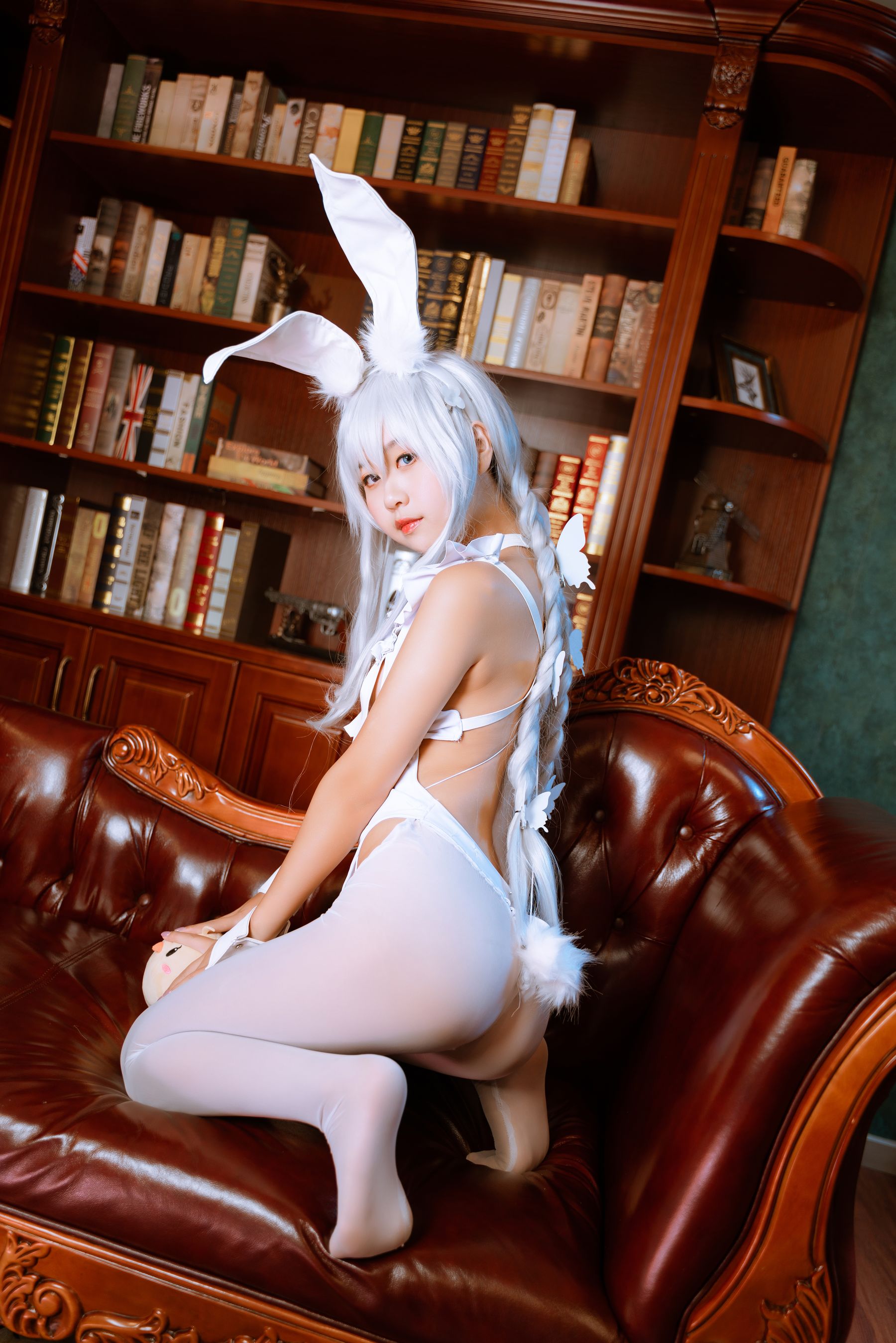 [福利COS] 阳光美少女萌芽儿o0 - 恶毒白兔