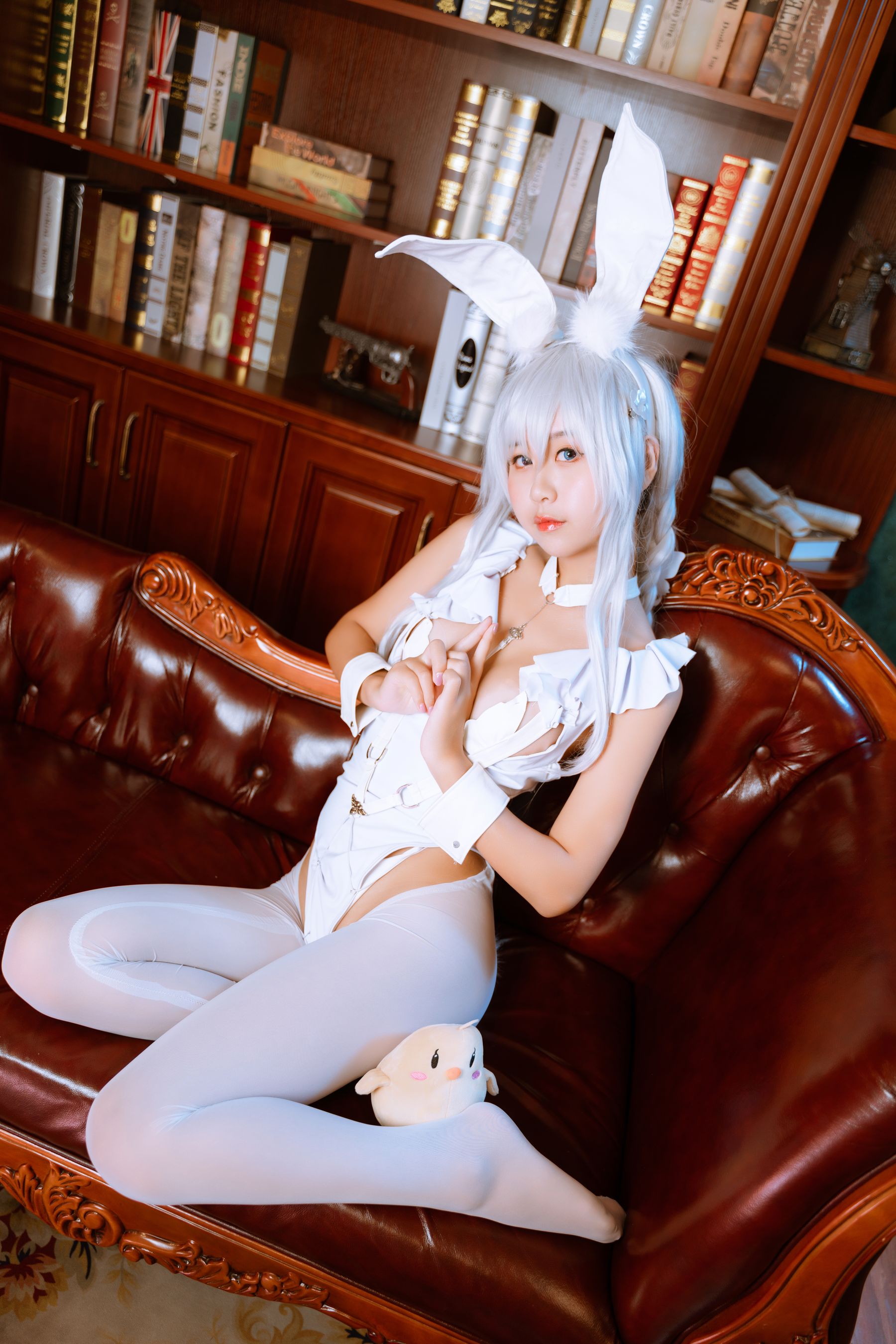 [福利COS] 阳光美少女萌芽儿o0 - 恶毒白兔