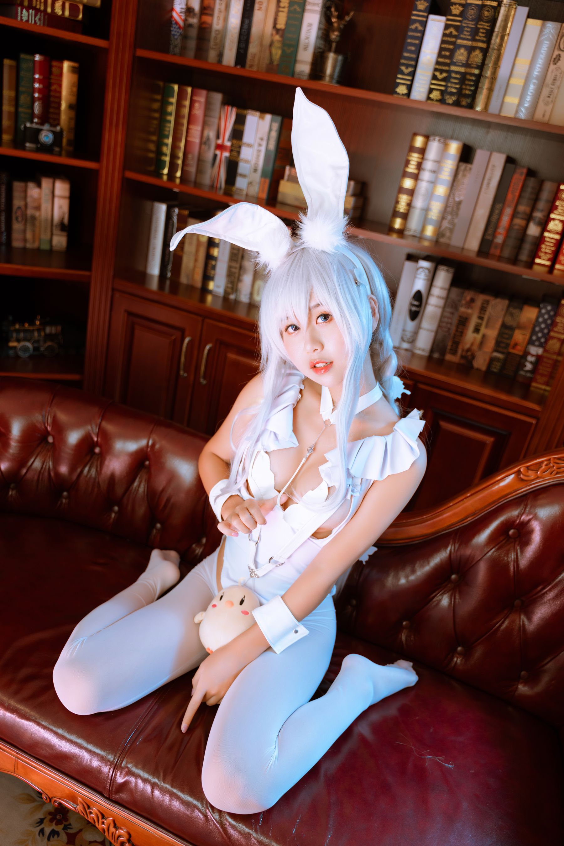 [福利COS] 阳光美少女萌芽儿o0 - 恶毒白兔
