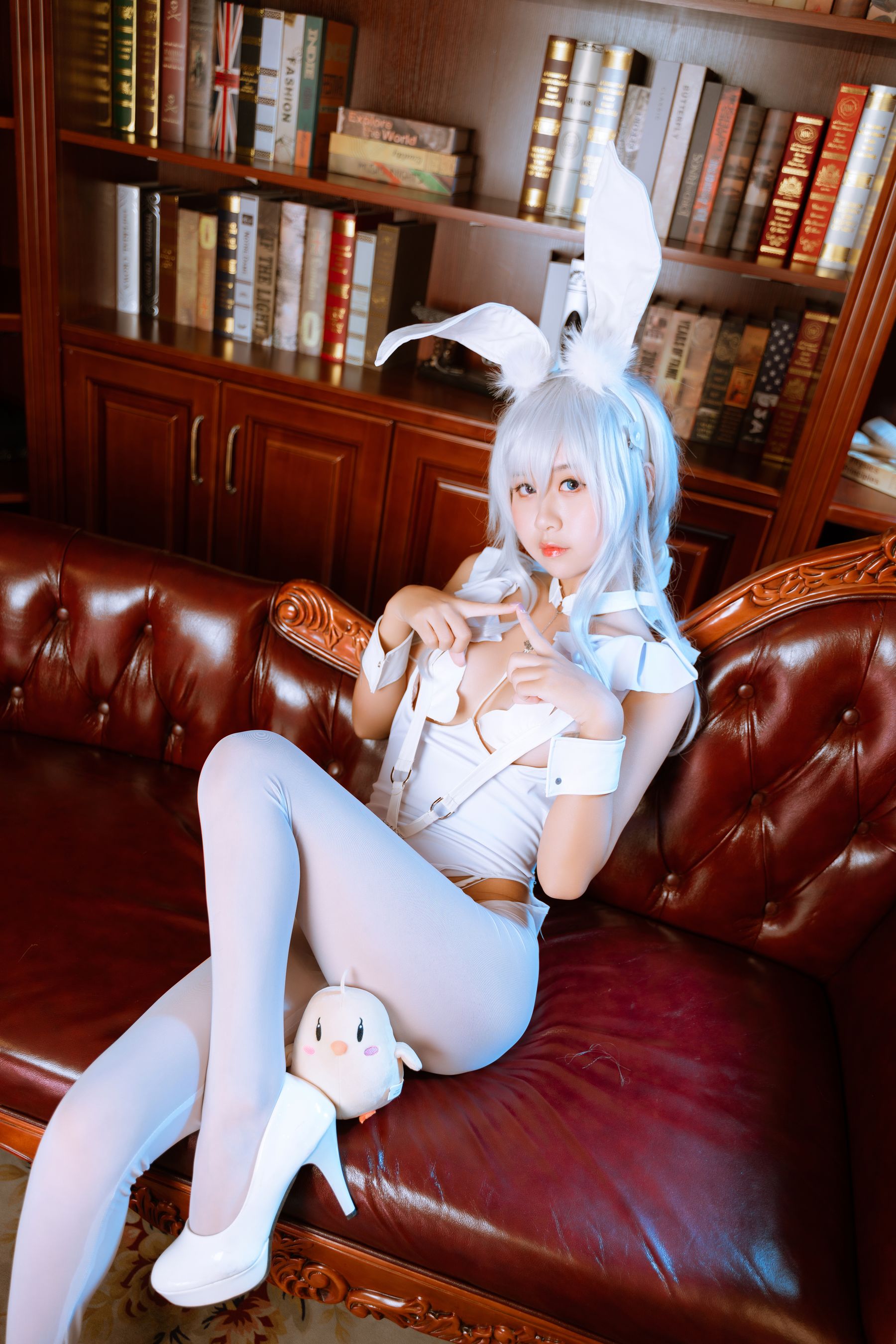 [福利COS] 阳光美少女萌芽儿o0 - 恶毒白兔