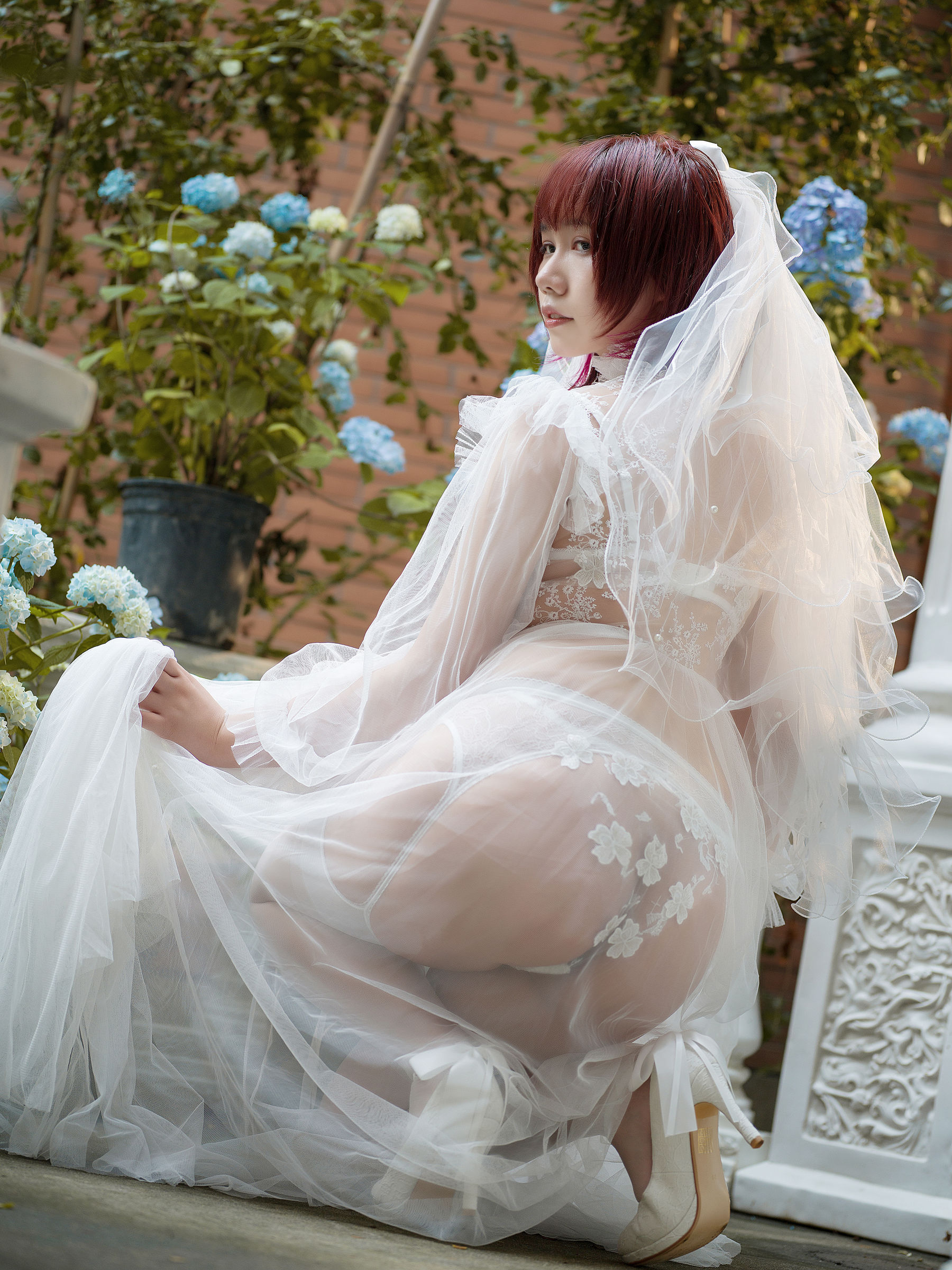 [福利COS] 麻花麻花酱 - 黑白婚纱