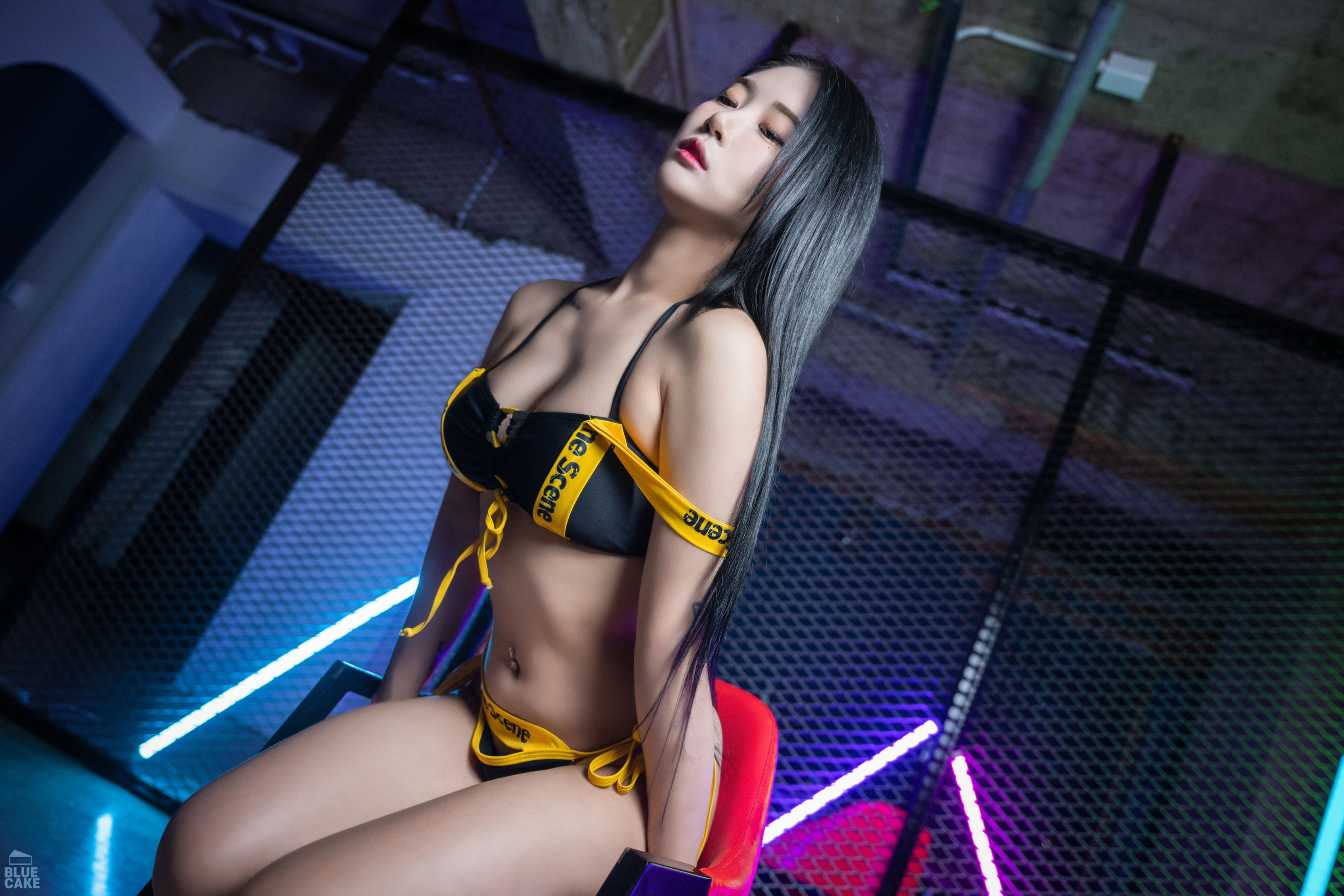 [BLUECAKE]  Bomi - Black & Yellow
