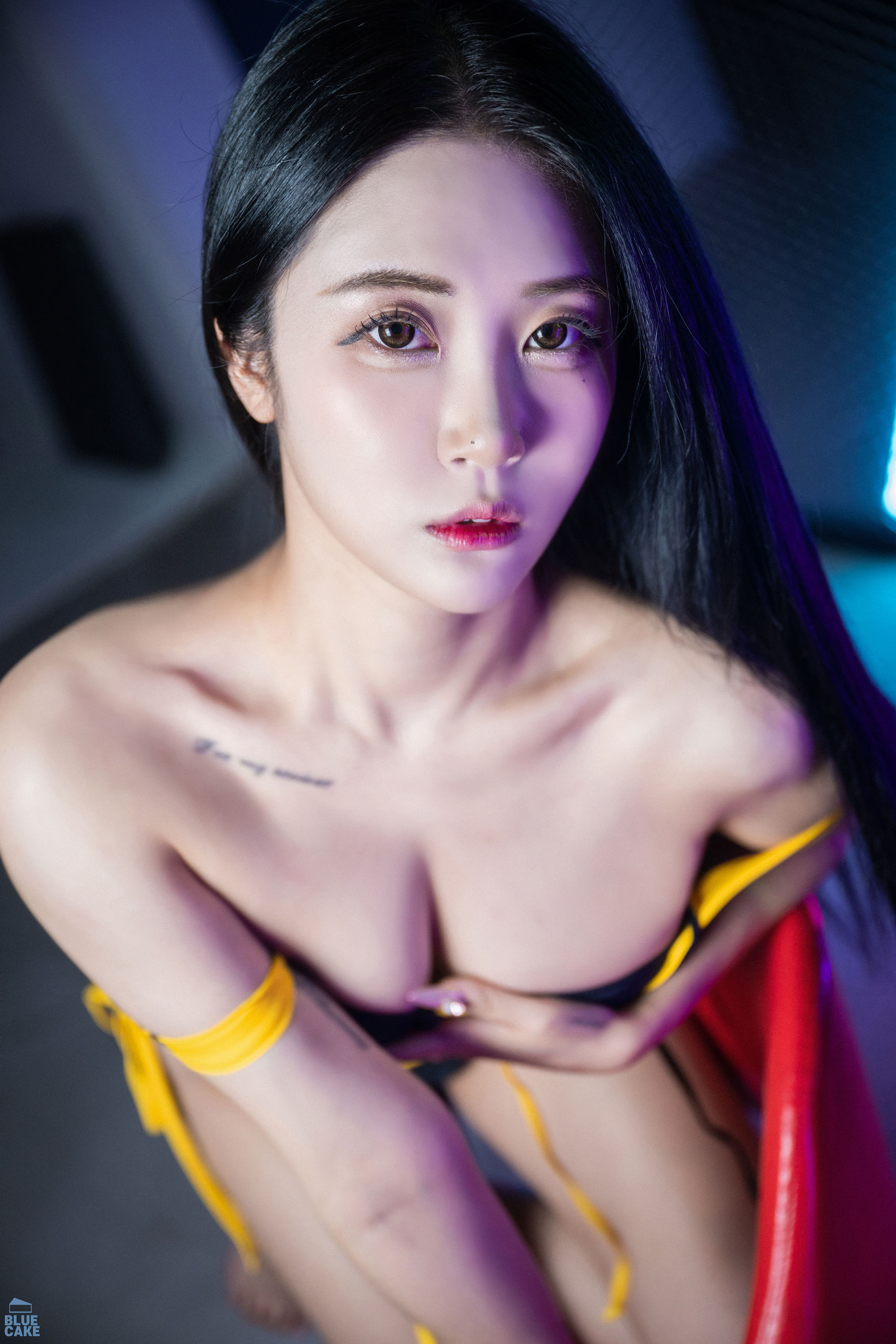 [BLUECAKE]  Bomi - Black & Yellow