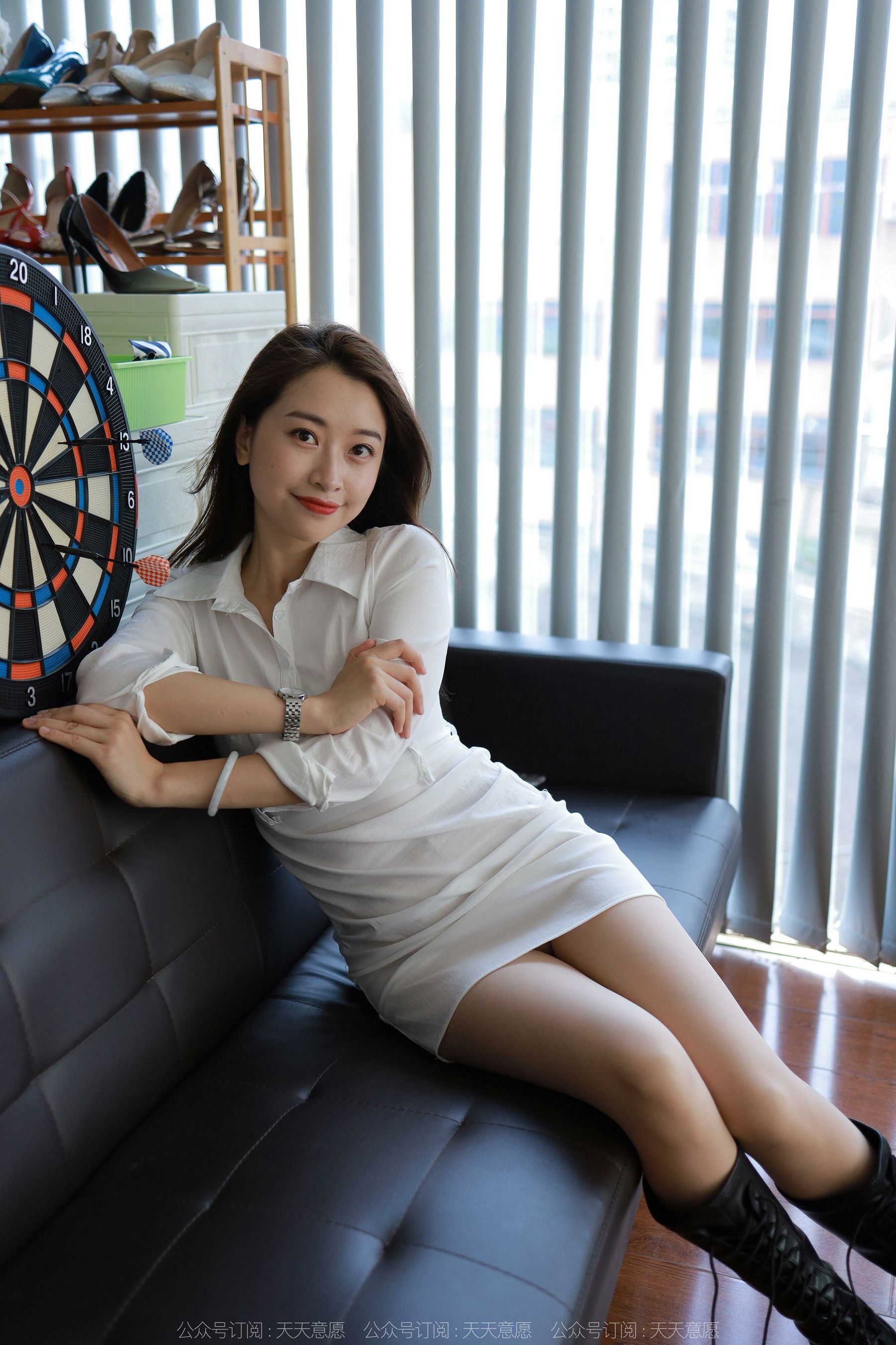 [IESS异思趣向]  模特：小婕 《白色包臀裙》