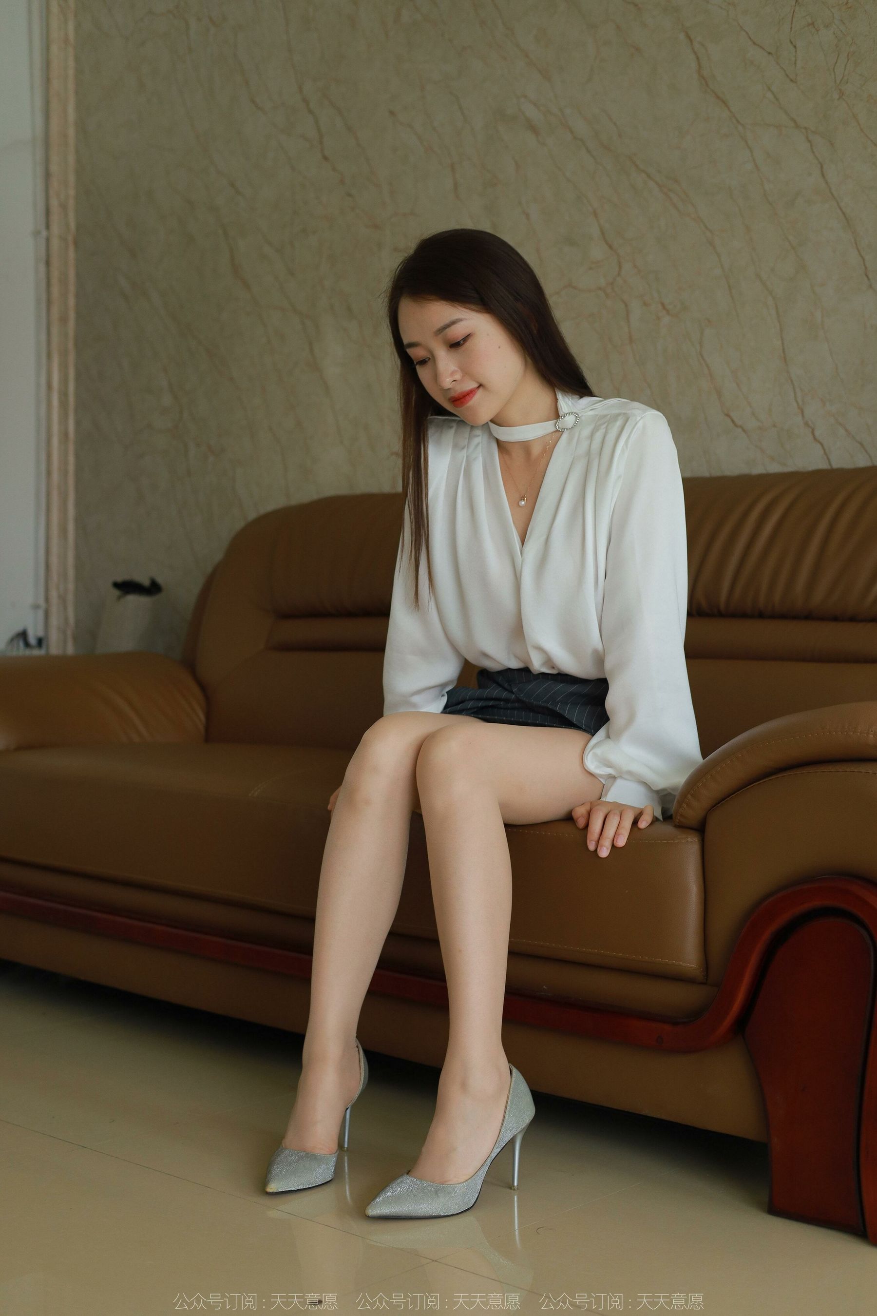 [IESS异思趣向]  模特：小婕 《美女接待员》