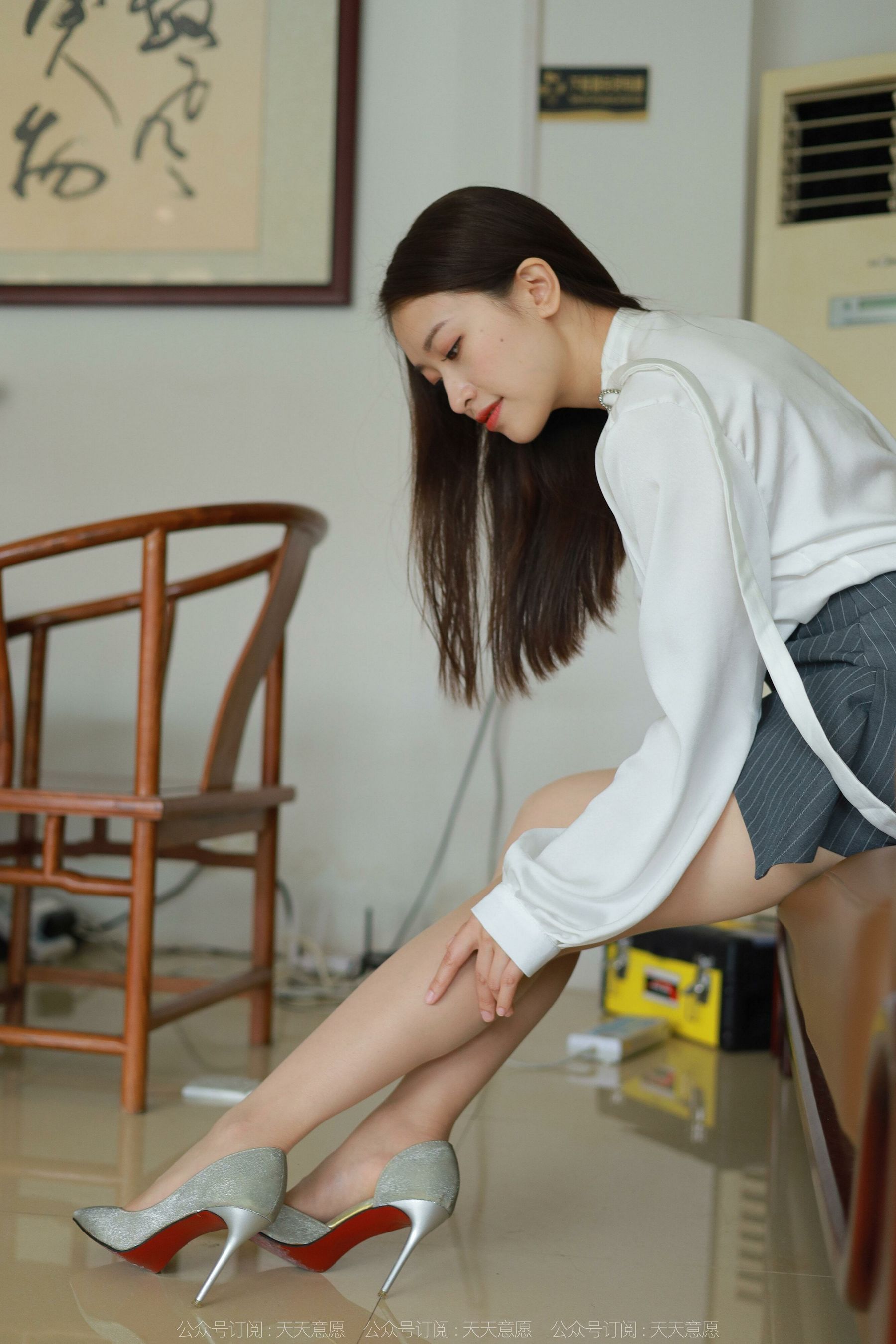 [IESS异思趣向]  模特：小婕 《美女接待员》