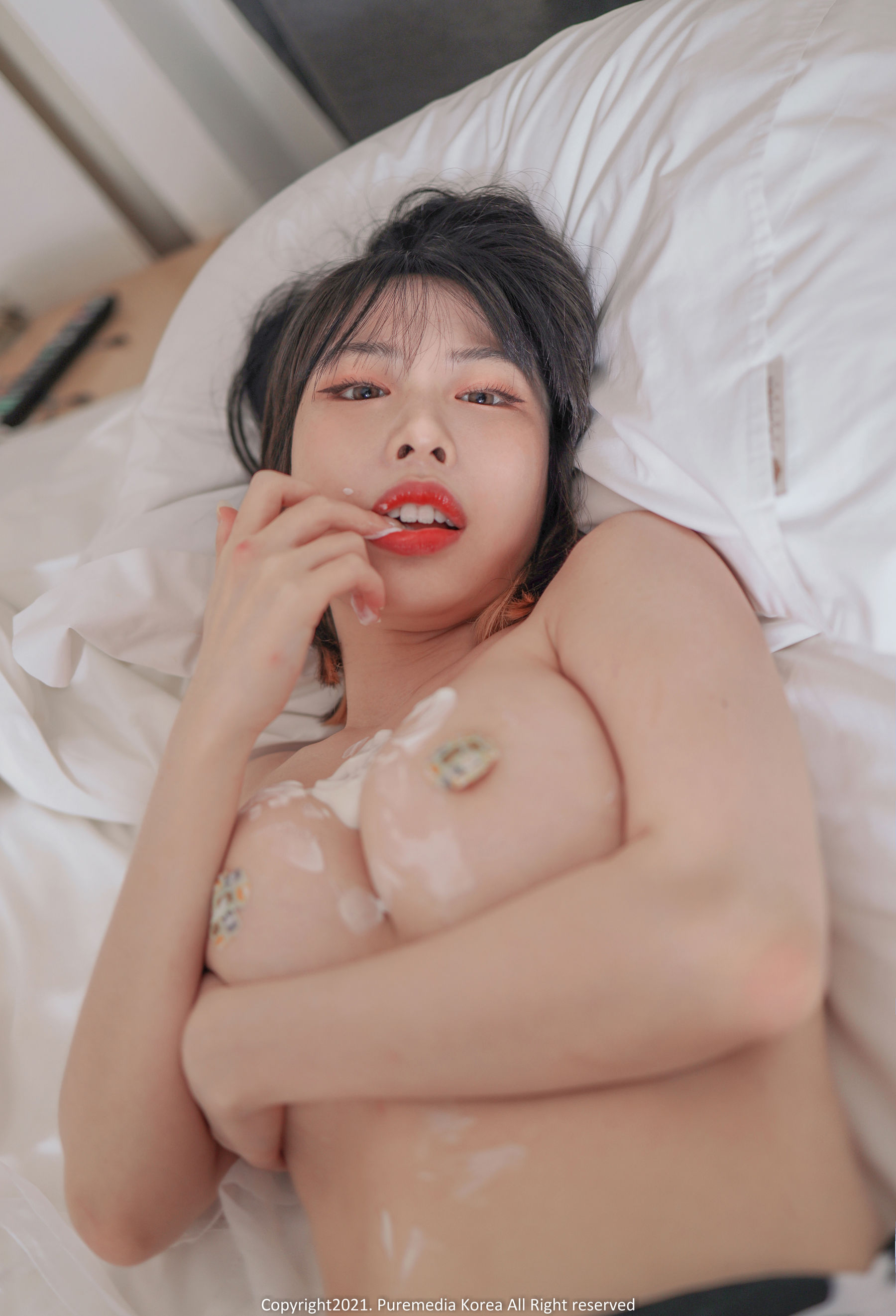 [PURE MEDIA]  Vol.121 - Uhye