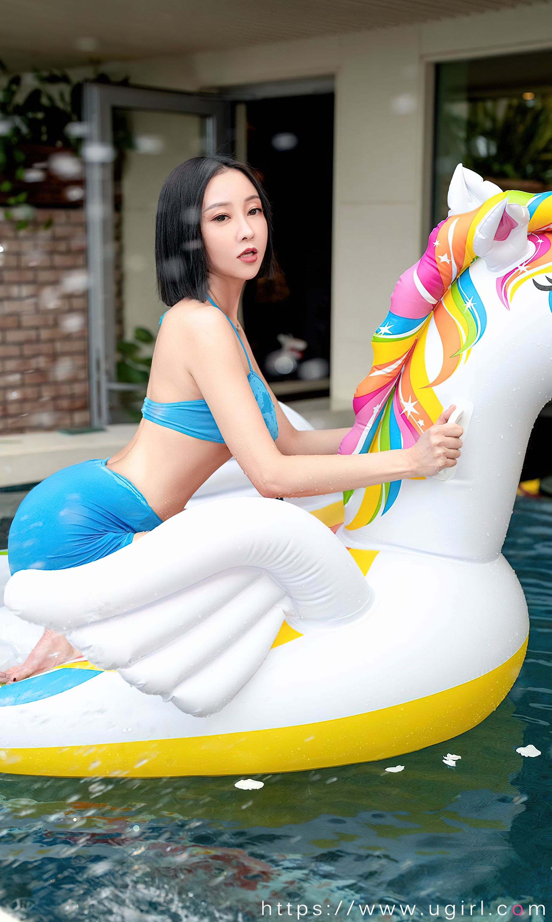 [爱尤物Ugirls] No.2434 果儿Victoria 心跳加速