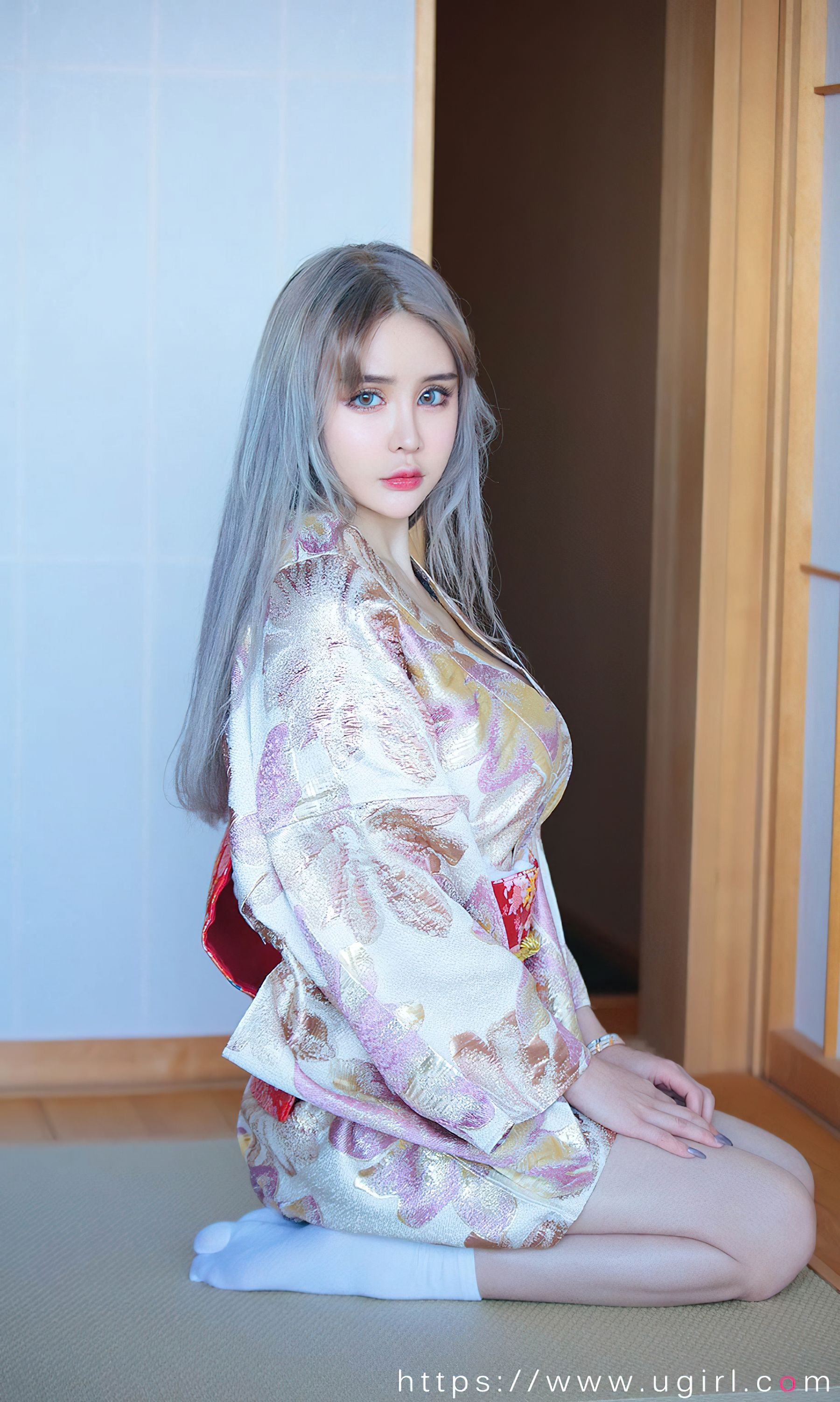 [爱尤物Ugirls] No.2440 青树 枫最红时
