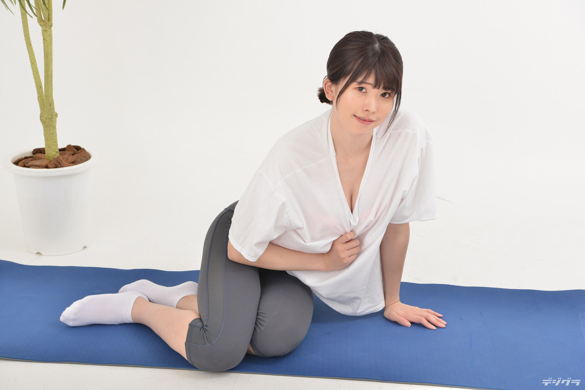 [Digi-Gra] Mirai Asumi 明日見未来 Photoset 04