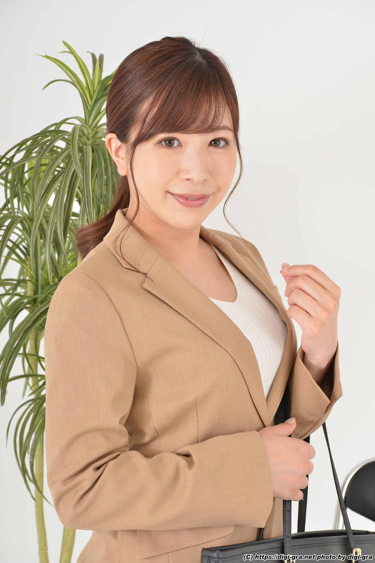 [Digi-Gra] Yu Hironaka 弘中優 Photoset 02