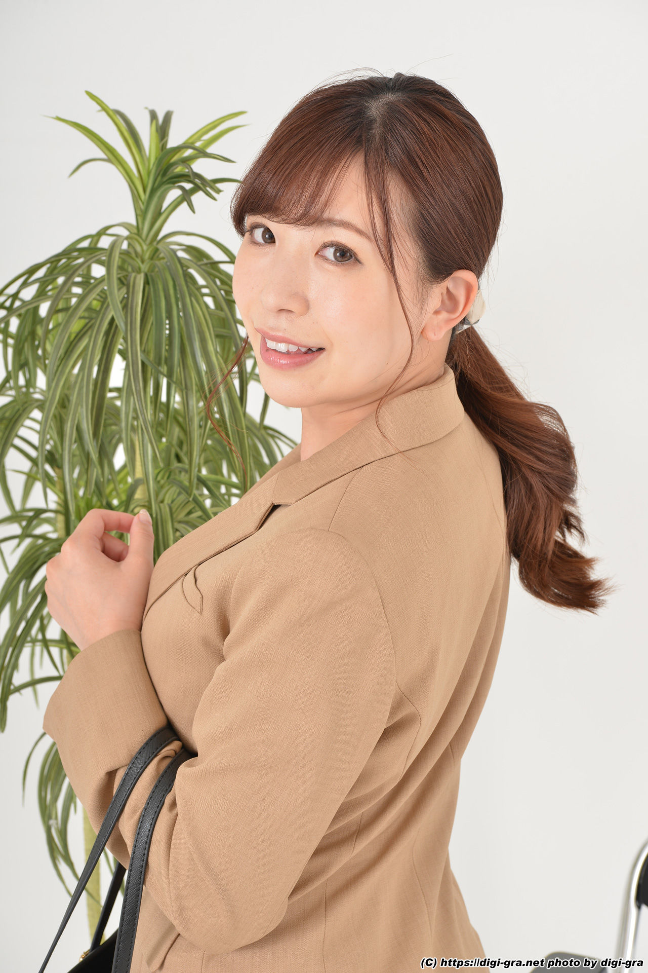 [Digi-Gra] Yu Hironaka 弘中優 Photoset 02