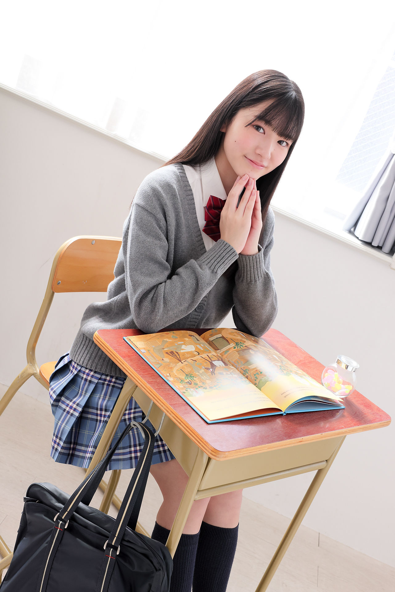 [Minisuka.tv] Kaede Nagahara 長原楓 - Regular Gallery 1