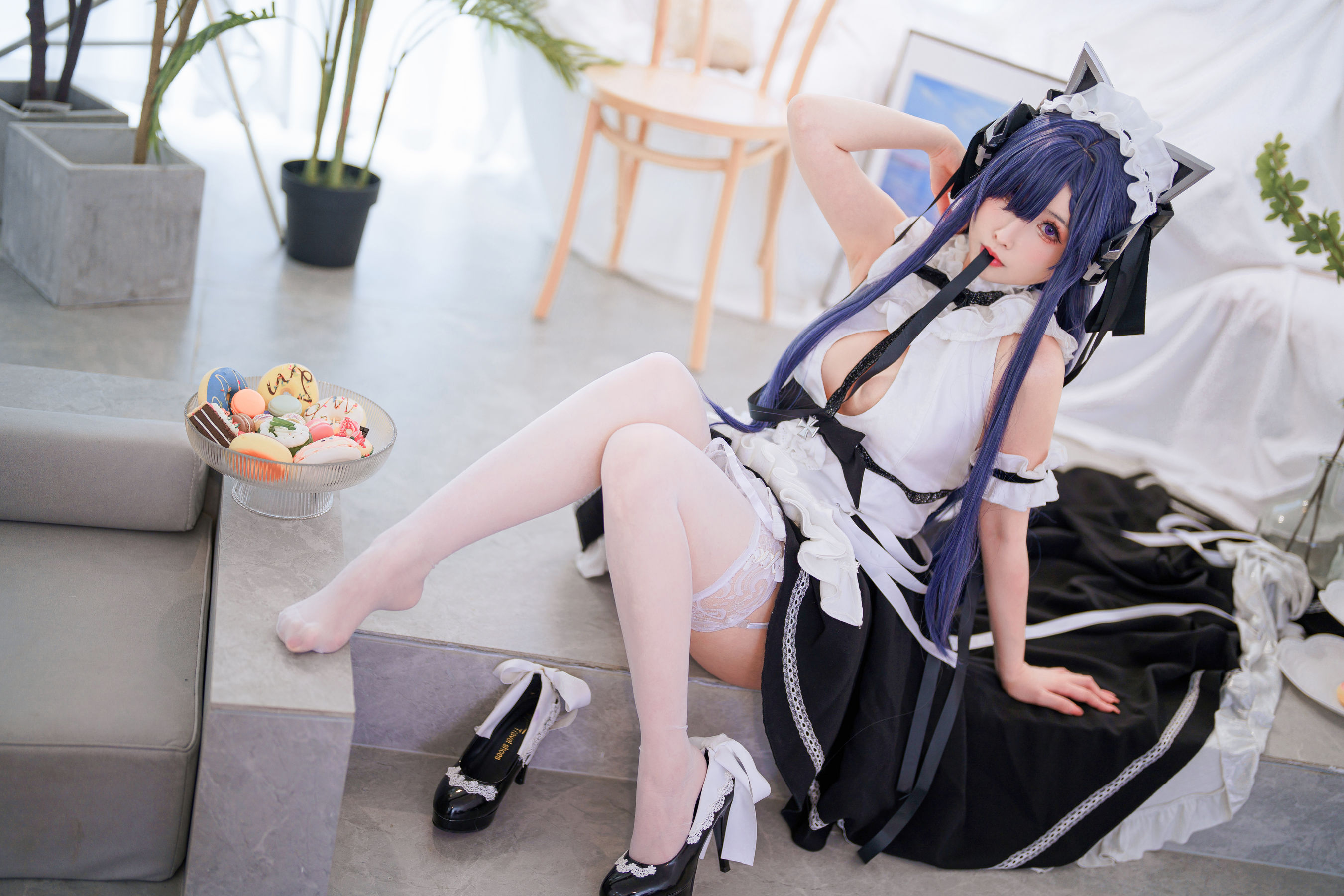 [福利COS] COS福利rioko凉凉子(肉扣热热子) - 奥古斯特 女仆装