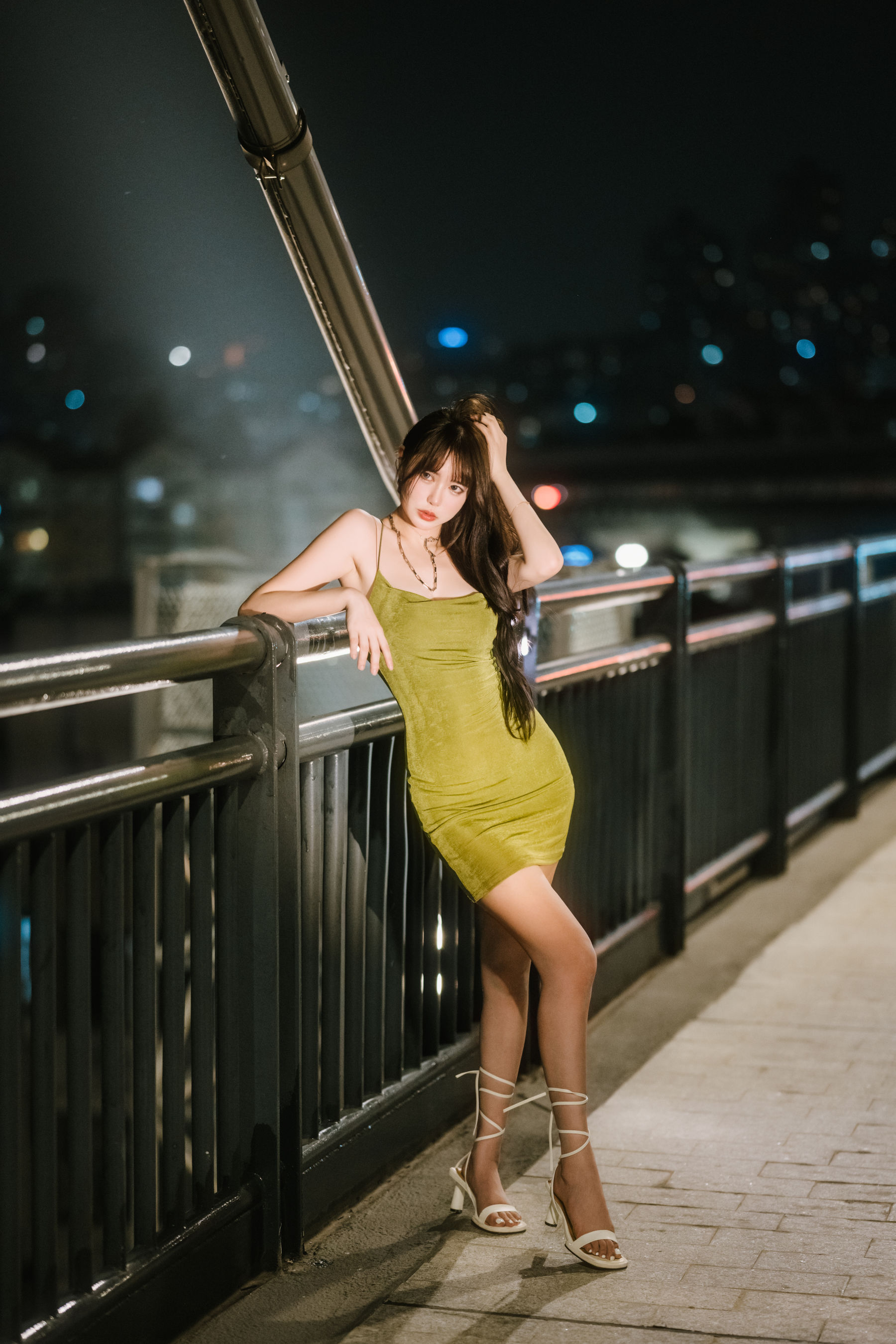 [福利COS] Tina很妖孽呀 - 绿色连衣裙