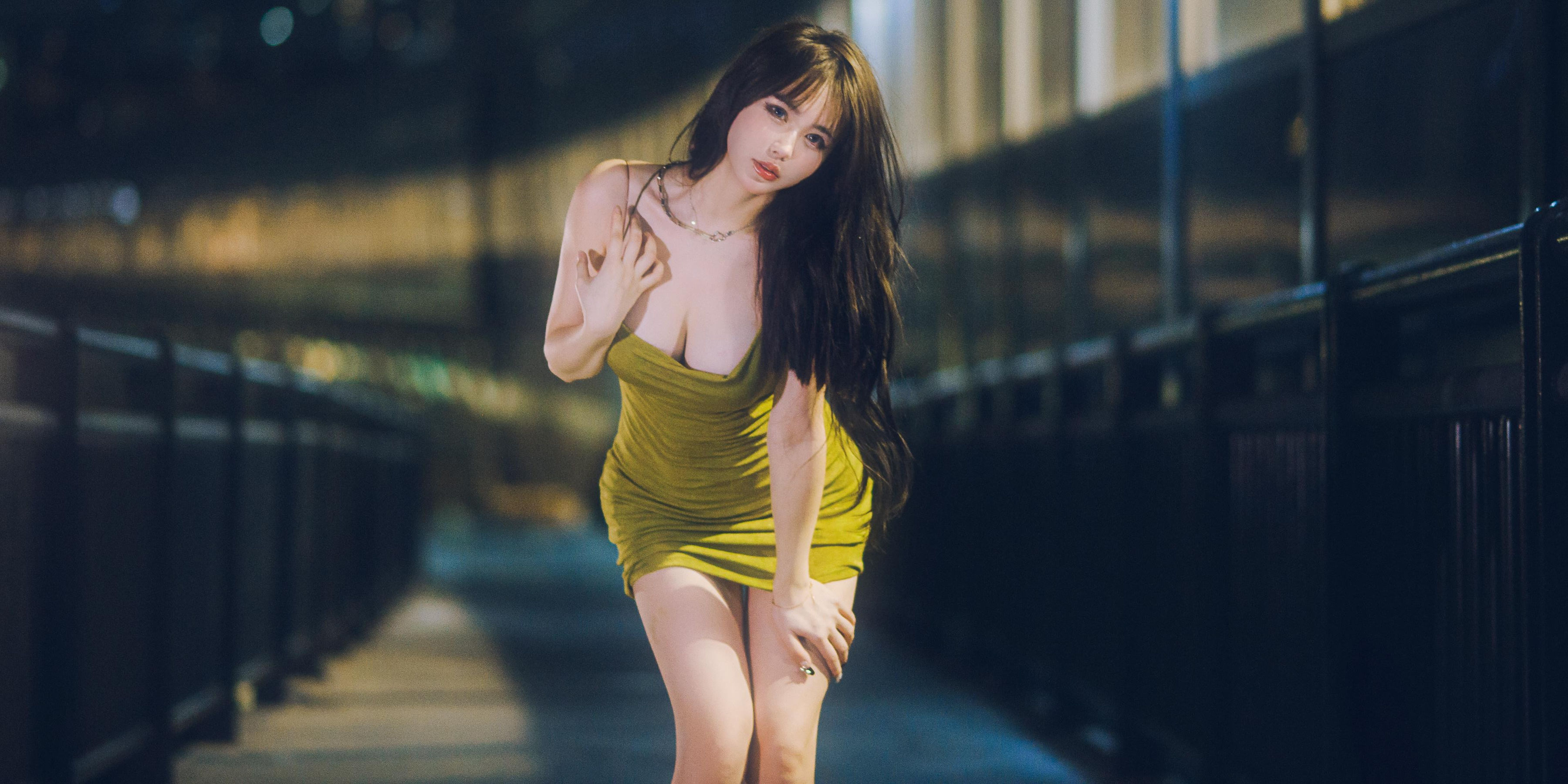 [福利COS] Tina很妖孽呀 - 绿色连衣裙