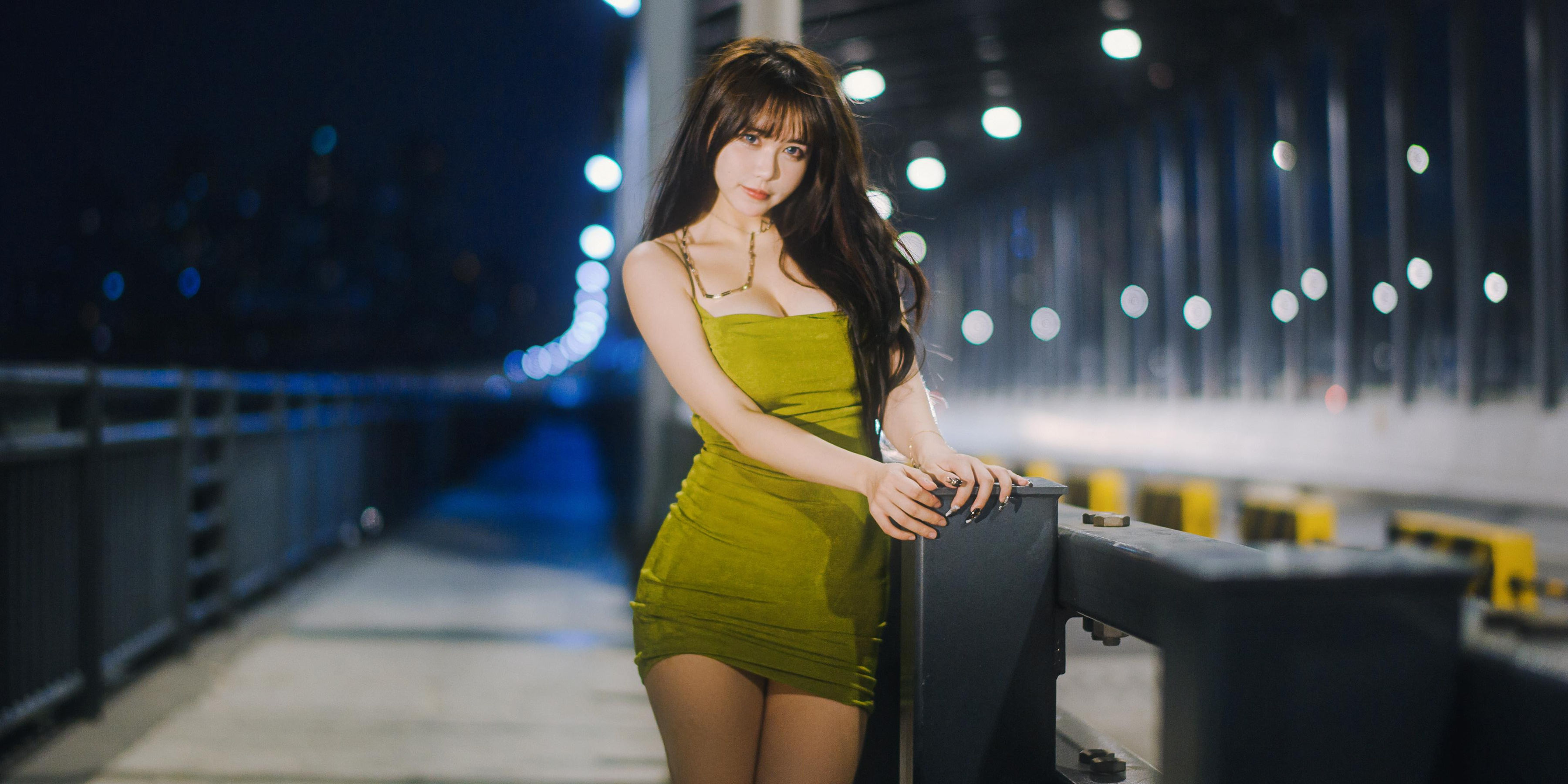 [福利COS] Tina很妖孽呀 - 绿色连衣裙
