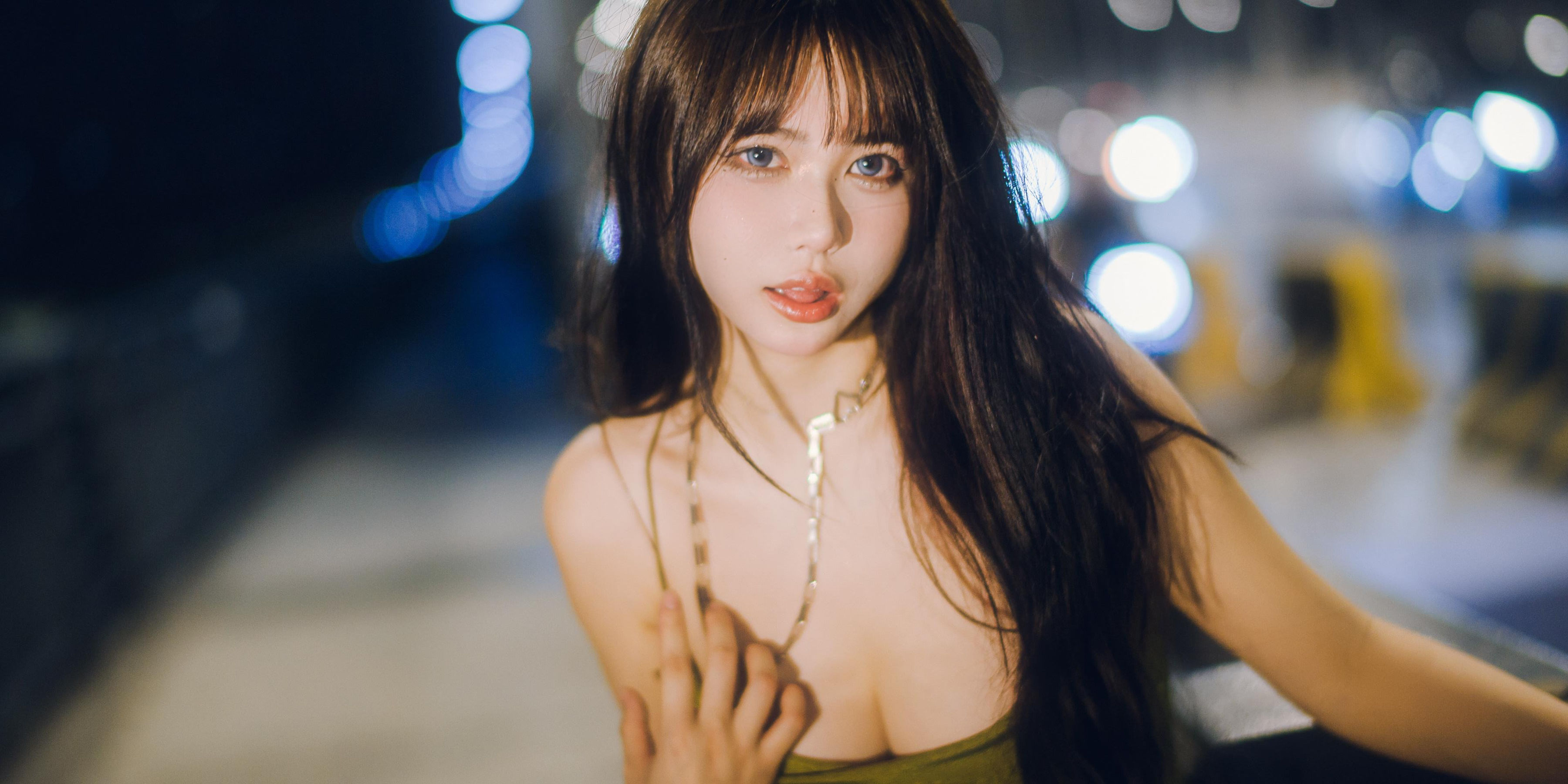 [福利COS] Tina很妖孽呀 - 绿色连衣裙