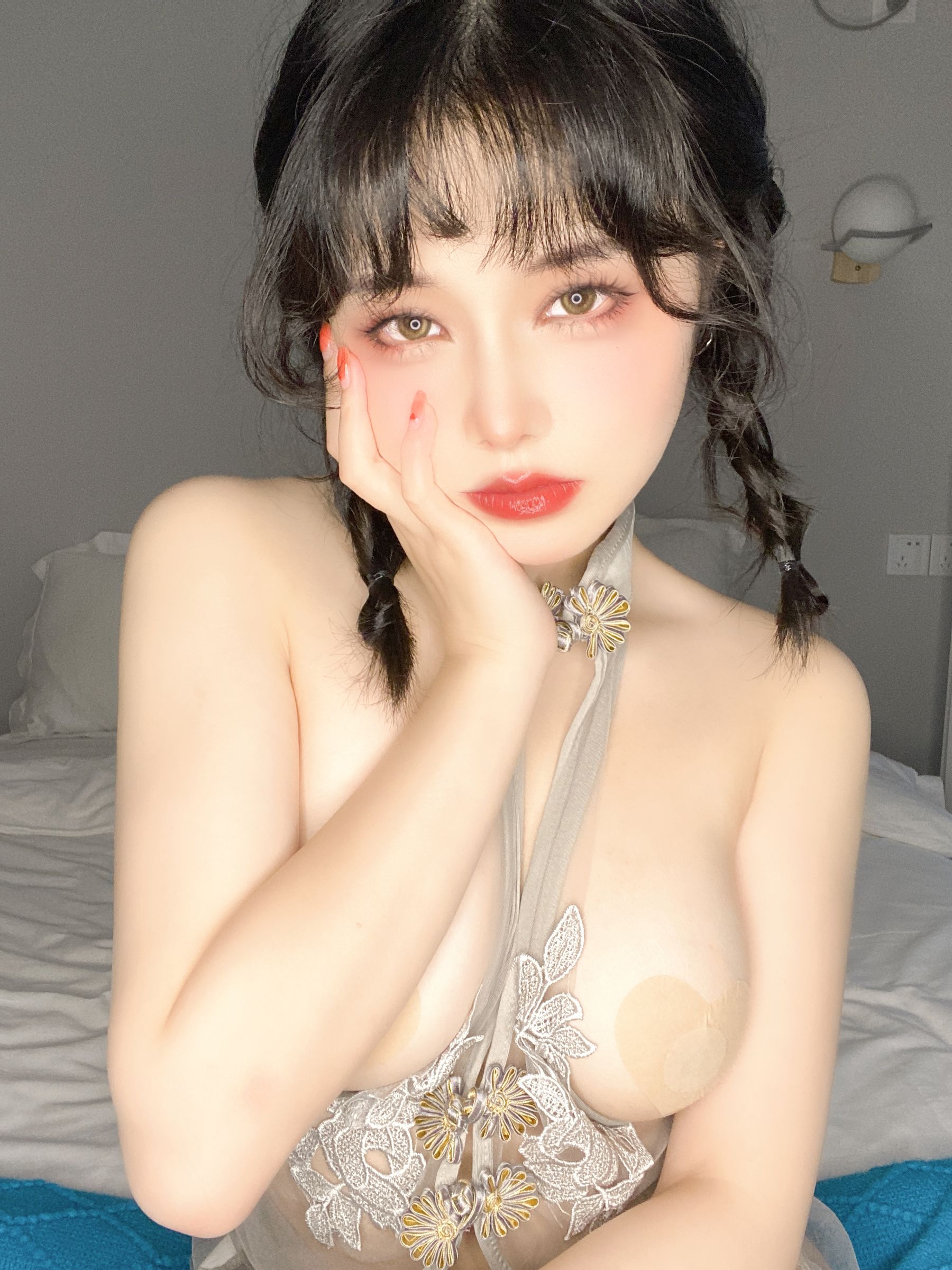 [福利COS] 七月喵子 - 透明灰撕袜