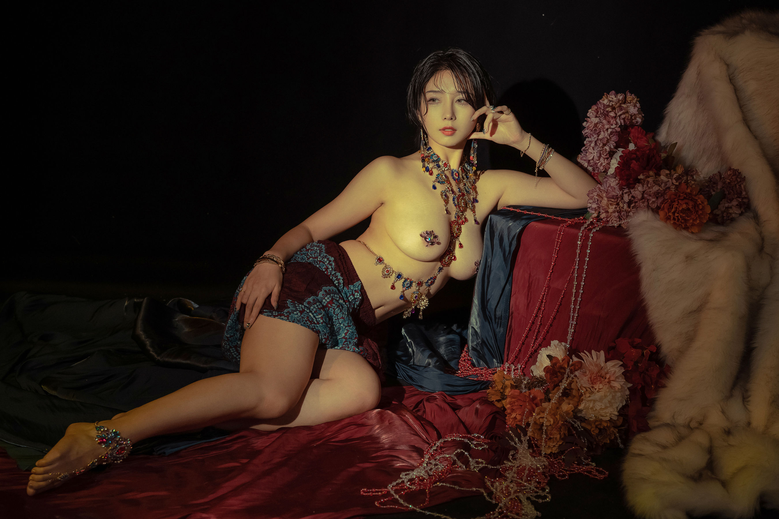 [福利COS] 云溪溪 - 奶桃 Topaz黄宝石