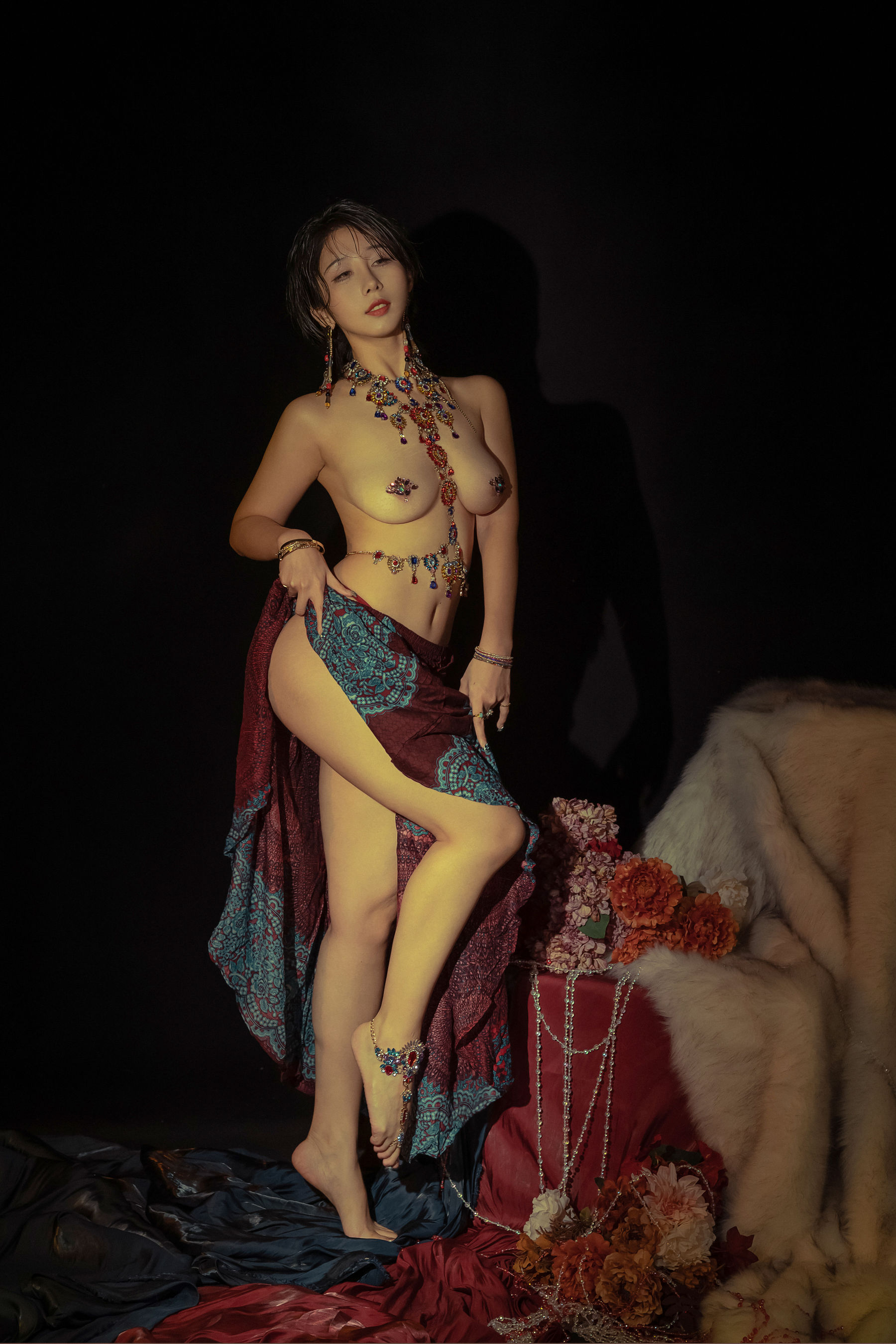 [福利COS] 云溪溪 - 奶桃 Topaz黄宝石