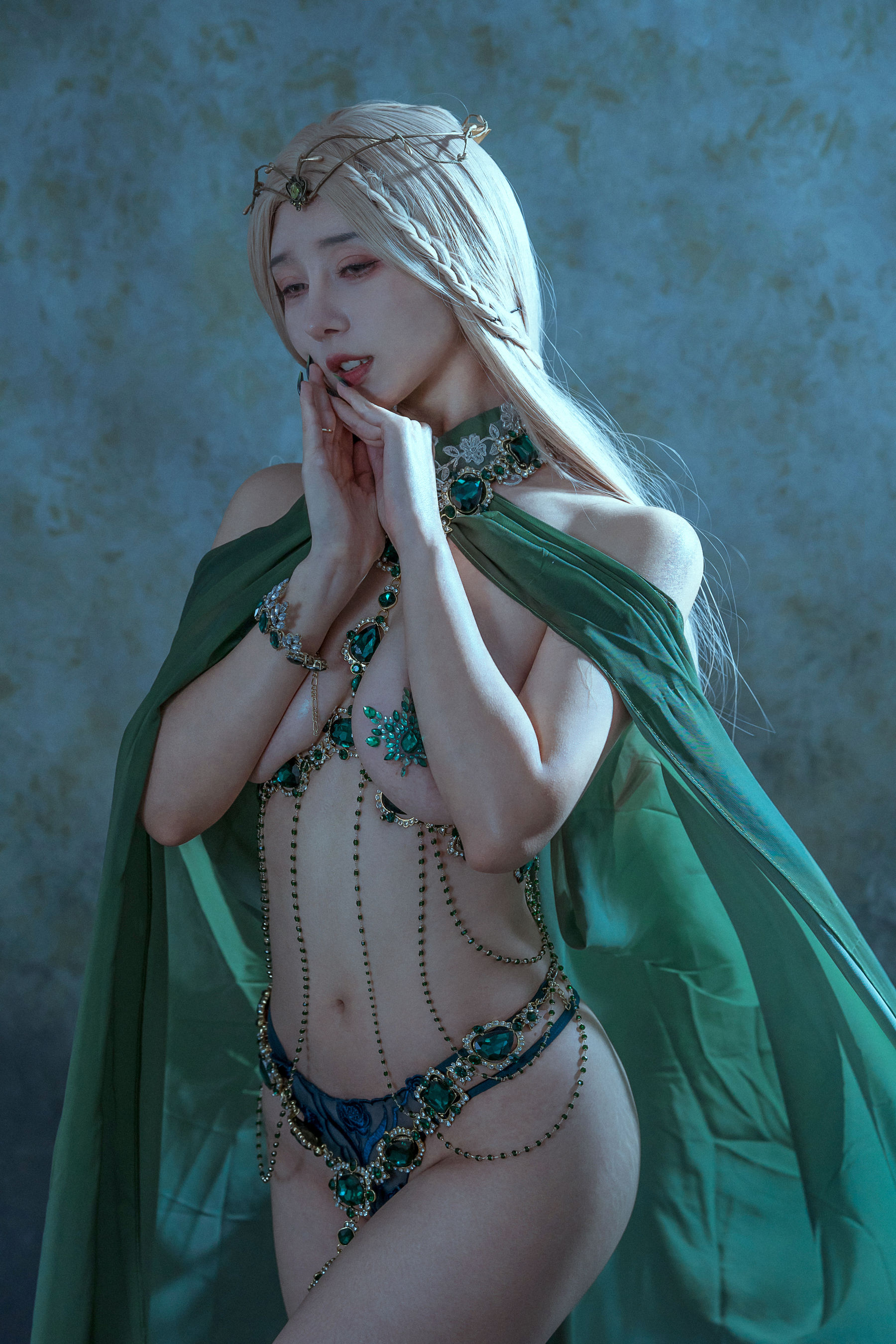 [福利COS] 云溪溪 - 奶桃 孔雀石