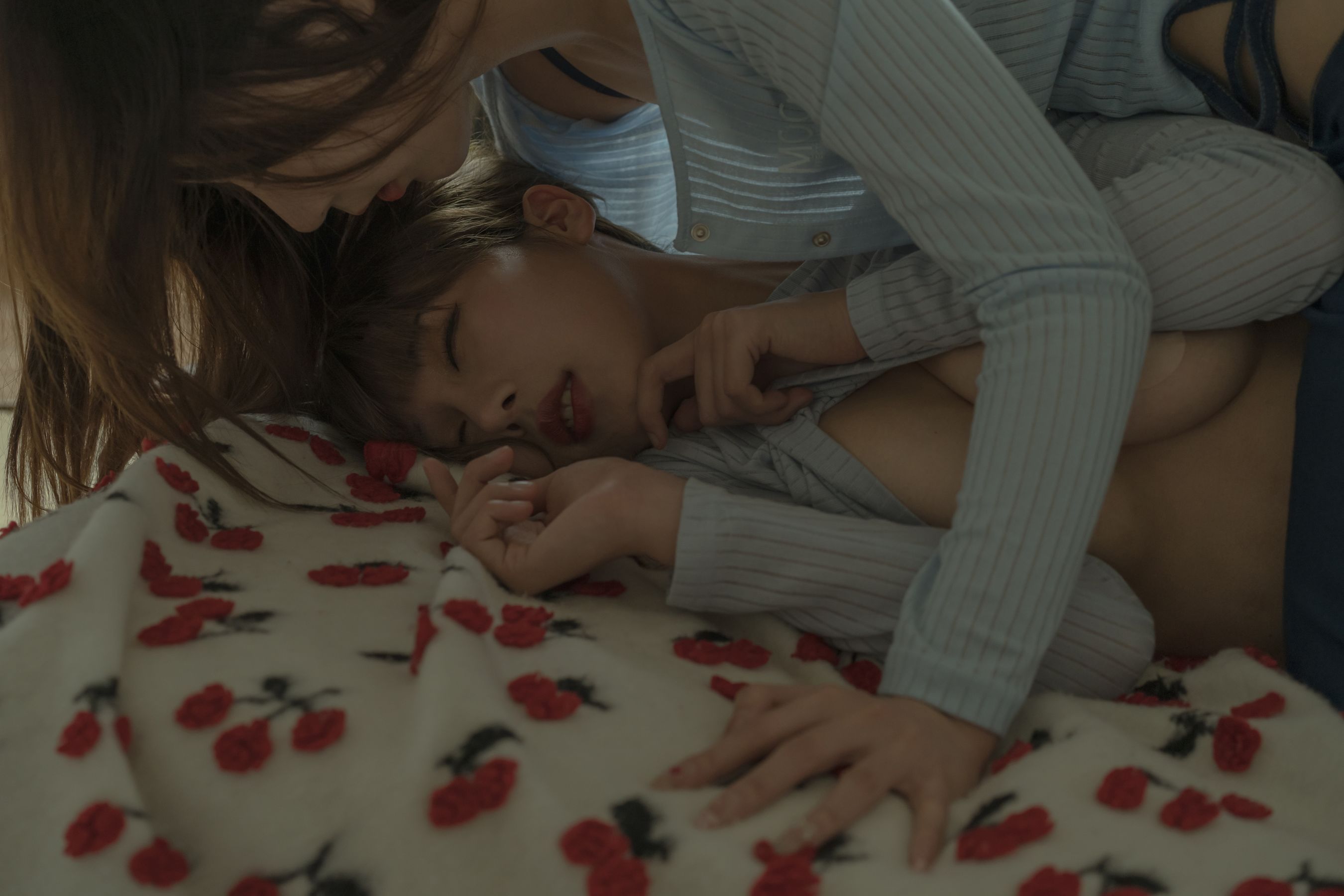 [福利COS] 云溪溪 - 奶桃 日系百合