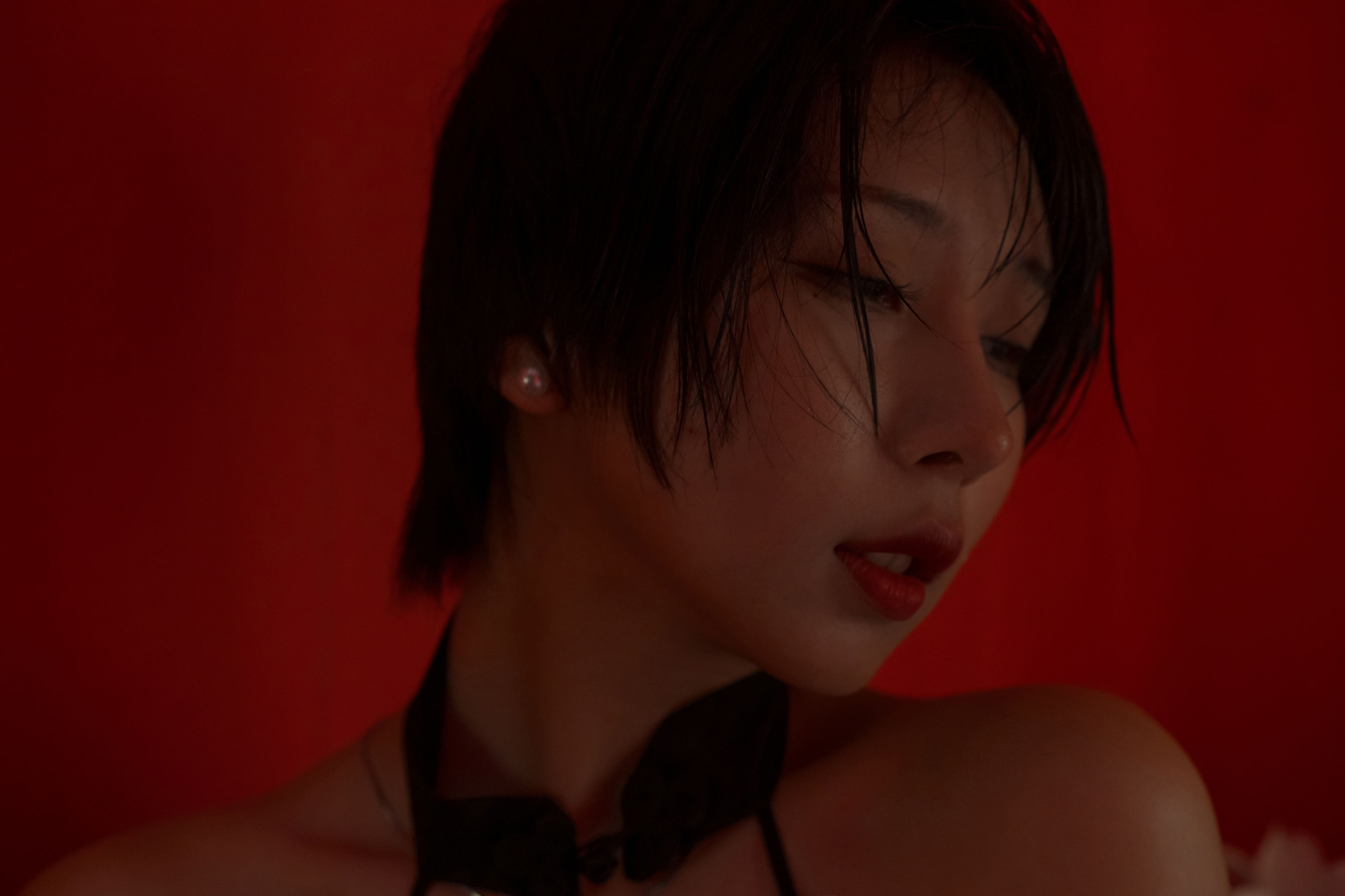 [福利COS] 云溪溪 - 奶桃 暧昧