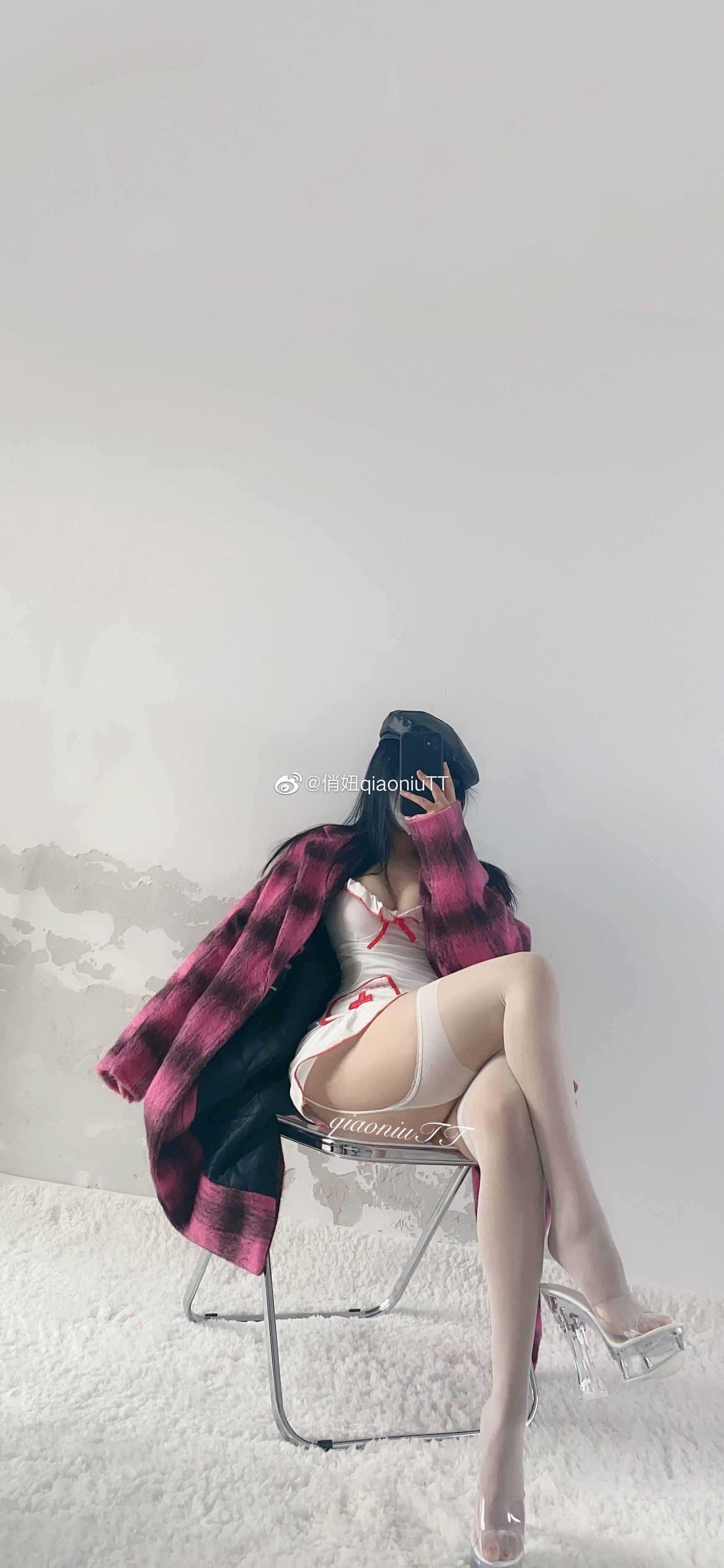 [福利COS] 俏妞qiaoniuTT - 丝袜长腿翘臀 视图合集
