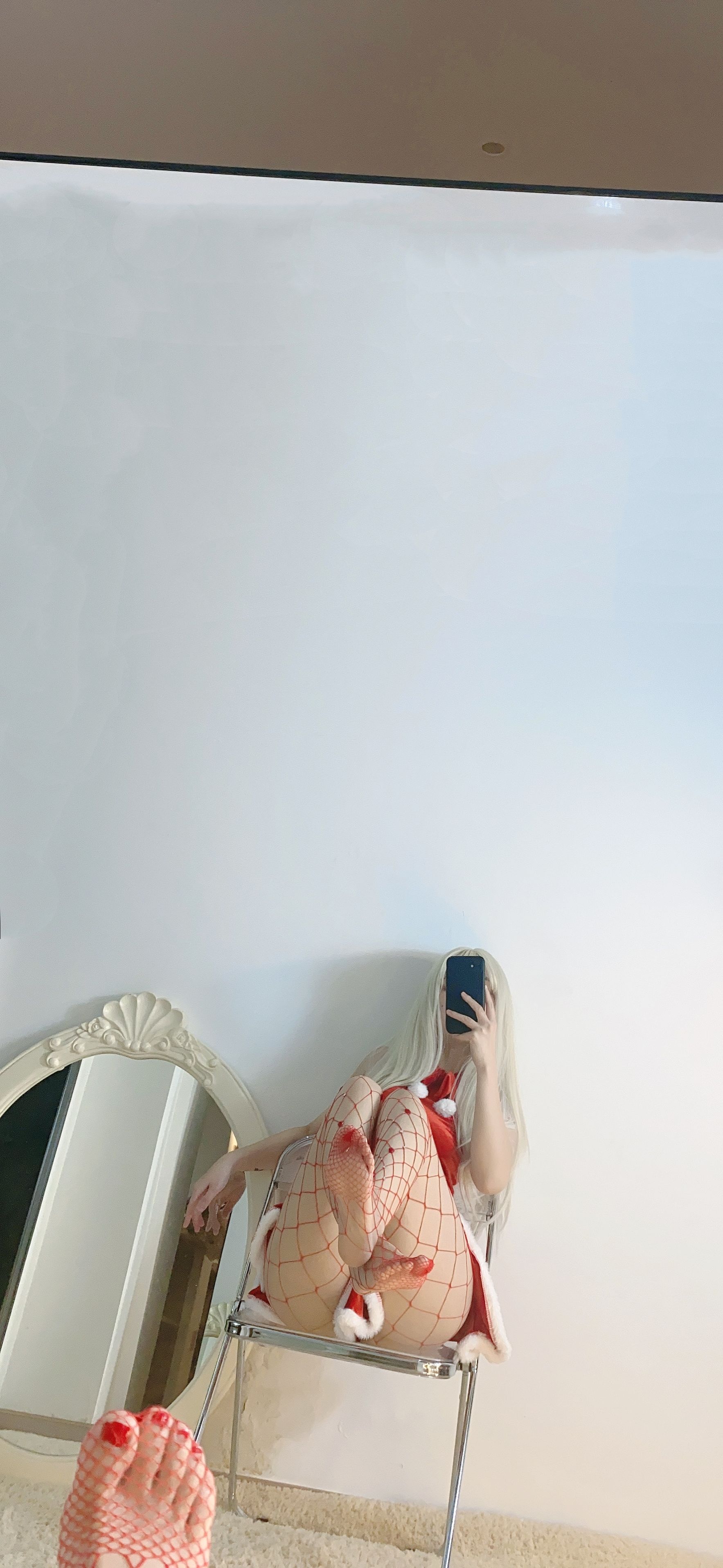 [福利COS] 俏妞qiaoniuTT - 丝袜长腿翘臀 视图合集