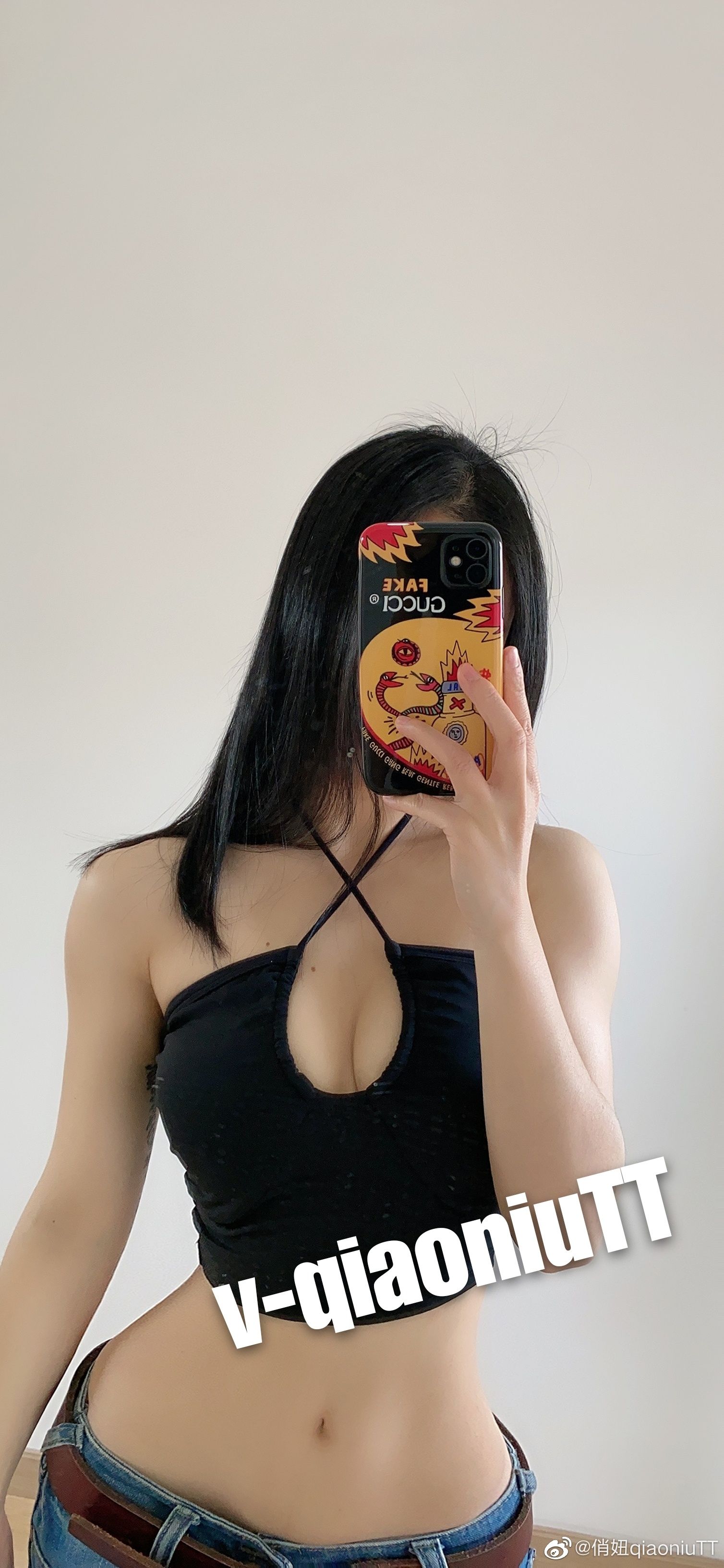 [福利COS] 俏妞qiaoniuTT - 丝袜长腿翘臀 视图合集