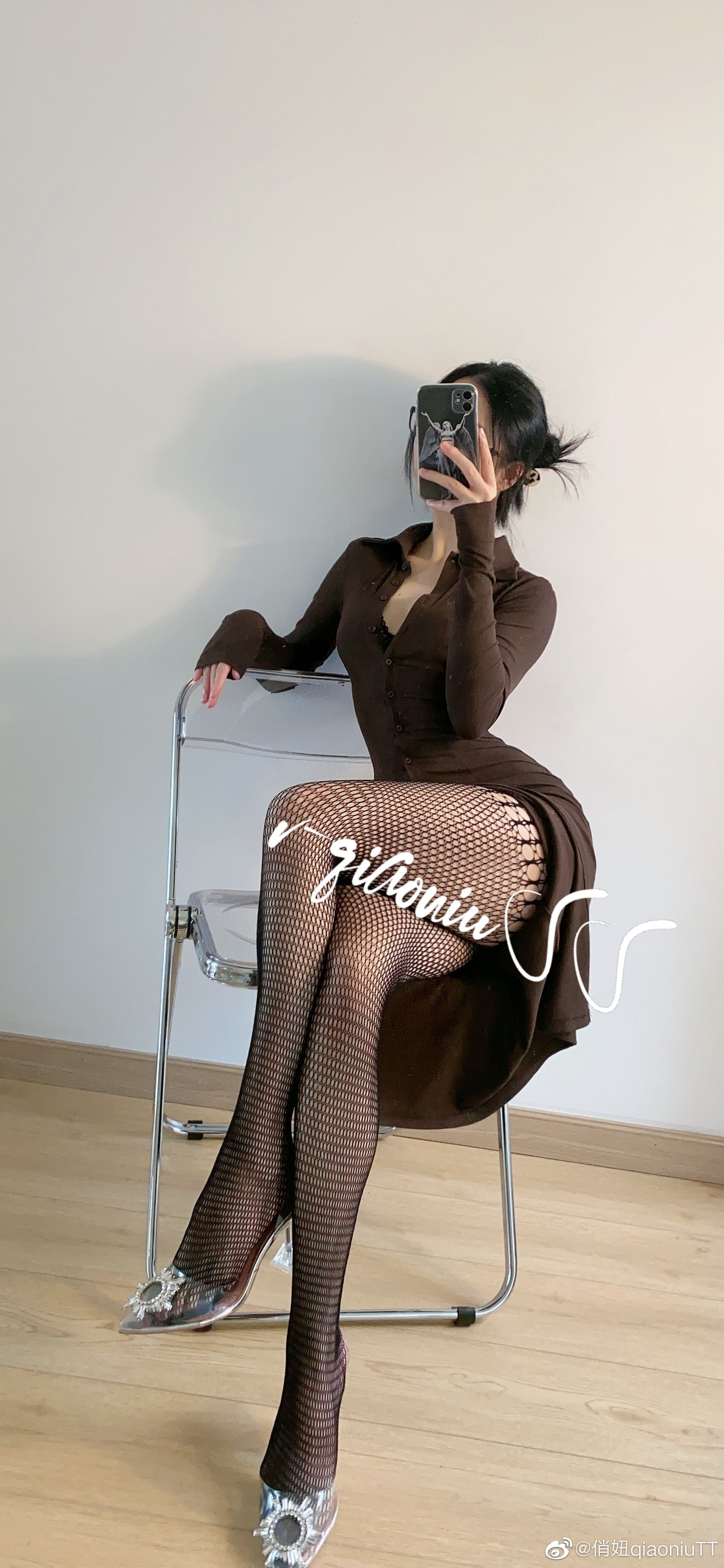 [福利COS] 俏妞qiaoniuTT - 丝袜长腿翘臀 视图合集