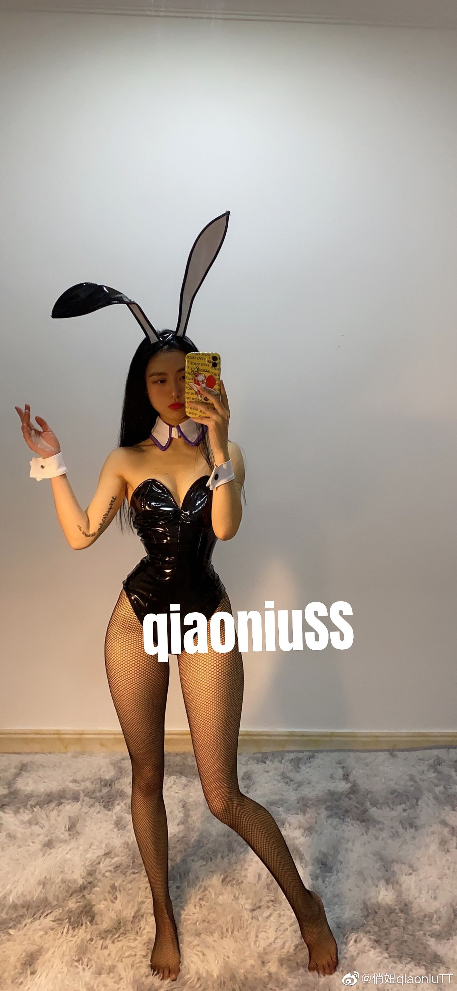 [福利COS] 俏妞qiaoniuTT - 丝袜长腿翘臀 视图合集
