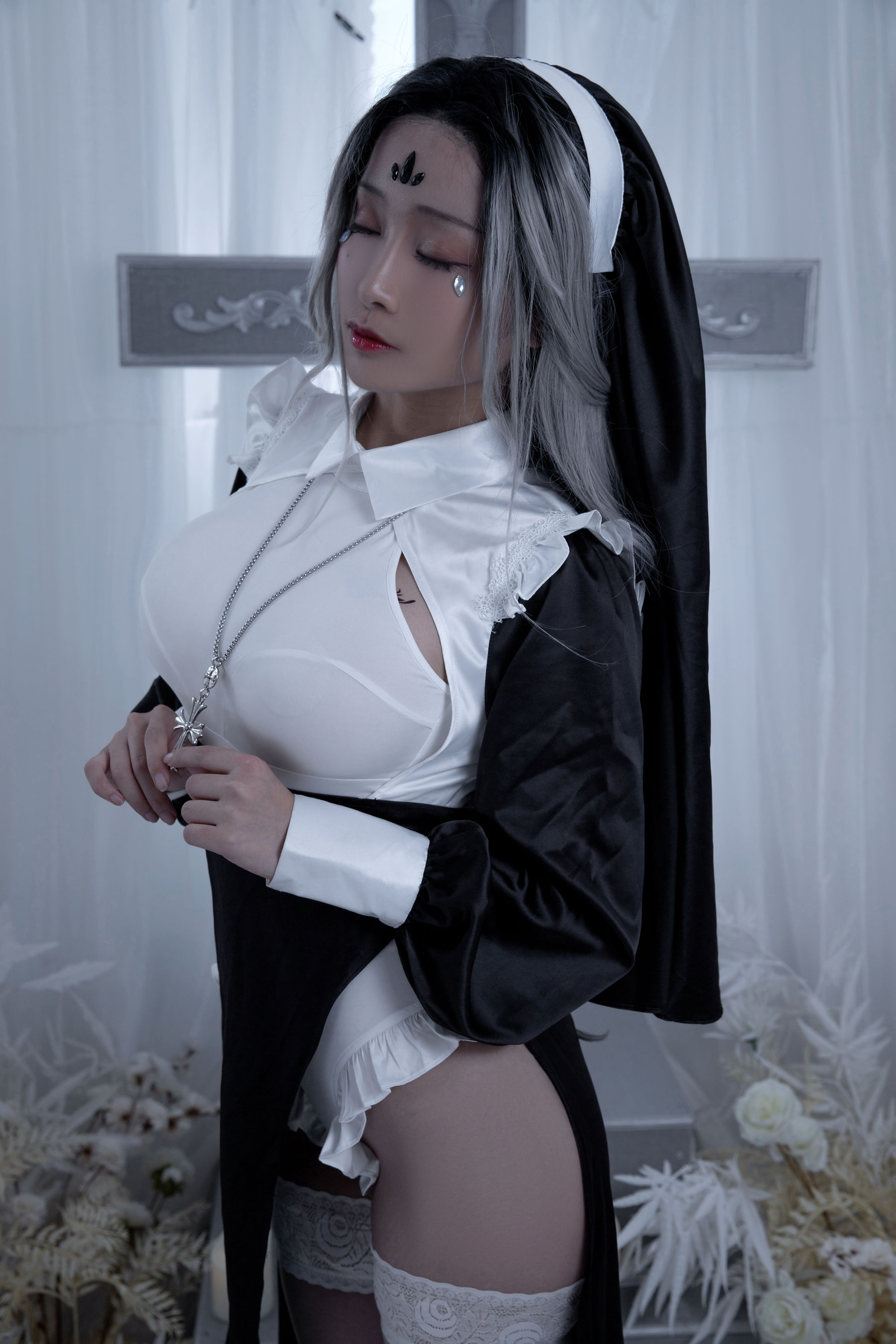 [福利COS] 动漫博主洛璃LoLiSAMA - 修女