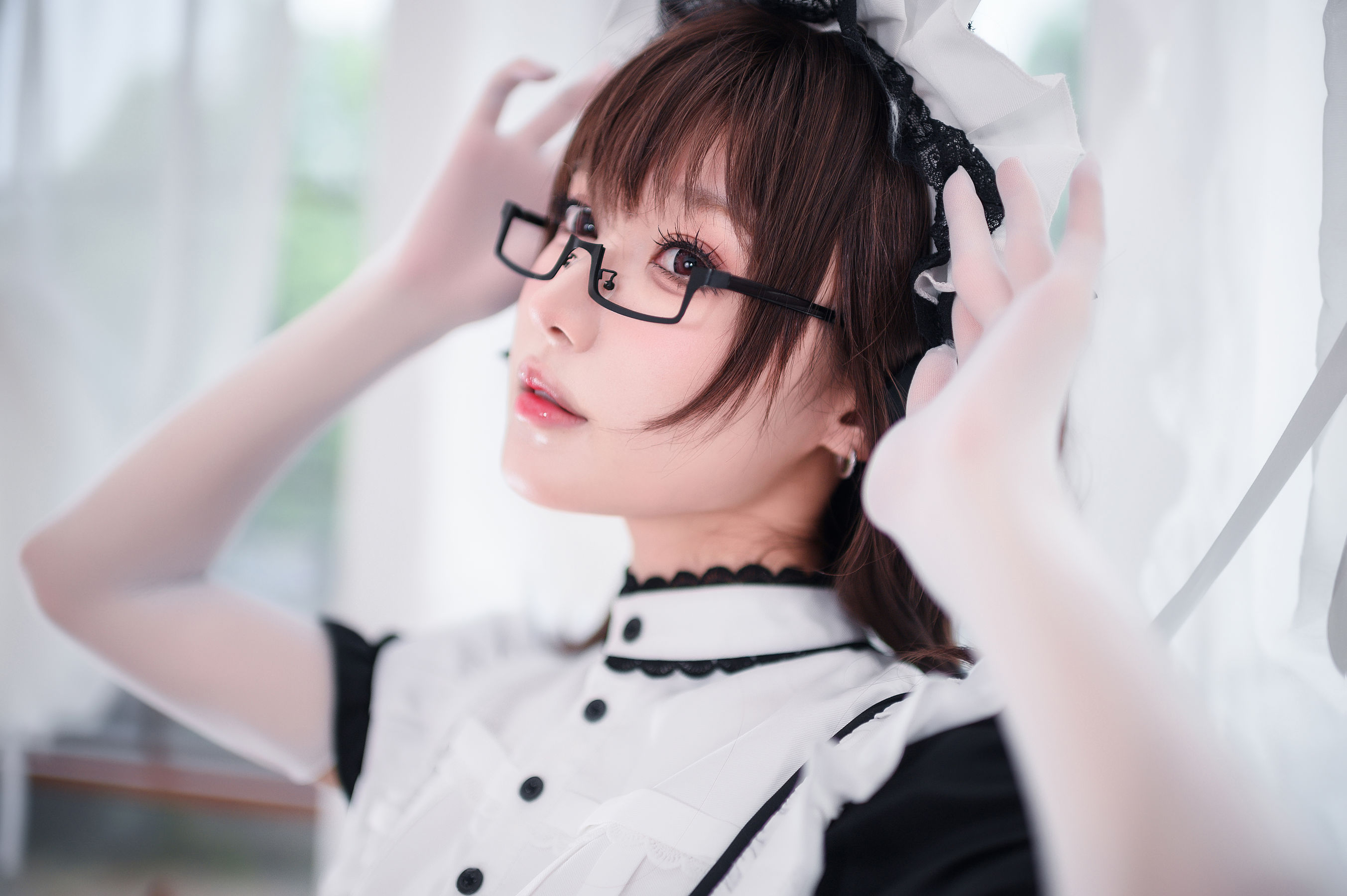 [福利COS] 动漫博主阿包也是兔娘 - 传统长裙女仆