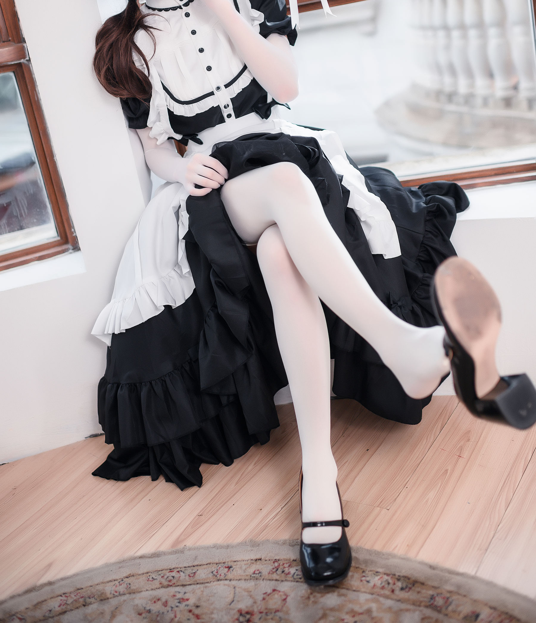 [福利COS] 动漫博主阿包也是兔娘 - 传统长裙女仆