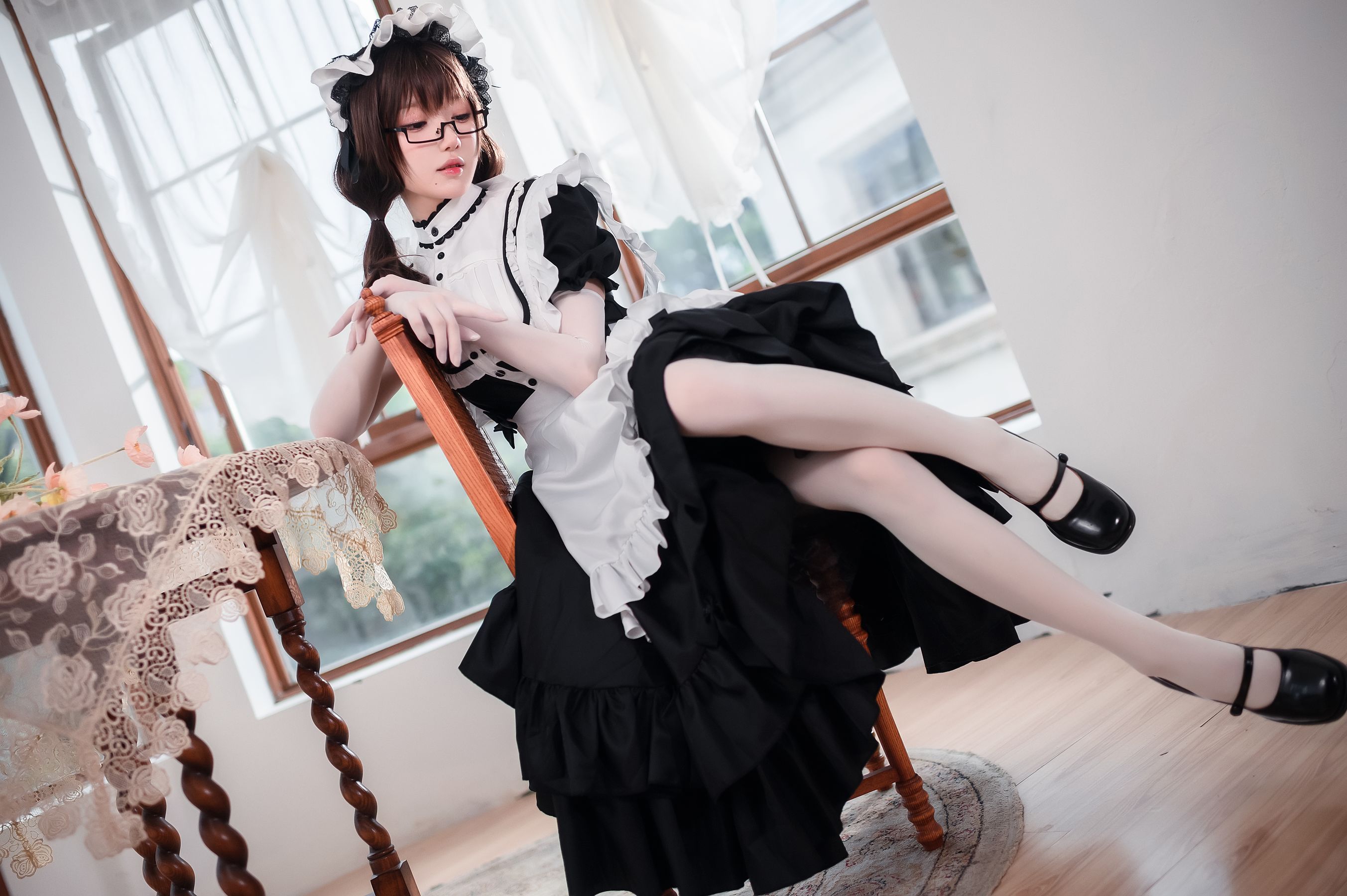 [福利COS] 动漫博主阿包也是兔娘 - 传统长裙女仆
